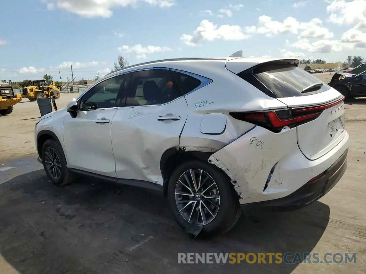 2 fotografías del automóvil dañado 2T2GDCAZ6RC015232 LEXUS NX 250 PRE 2024