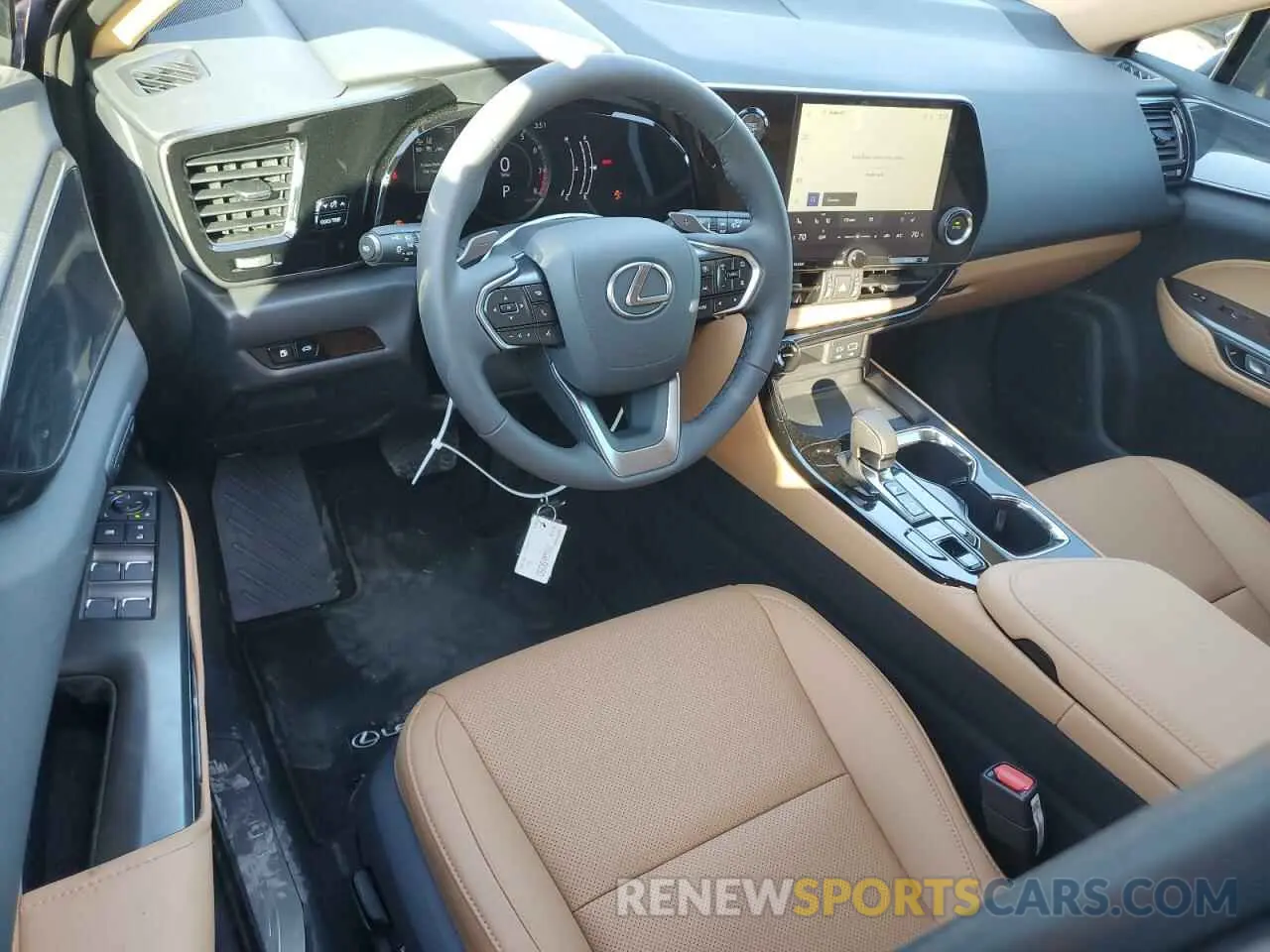 8 fotografías del automóvil dañado 2T2GDCAZ6SC021716 LEXUS NX 250 PRE 2025