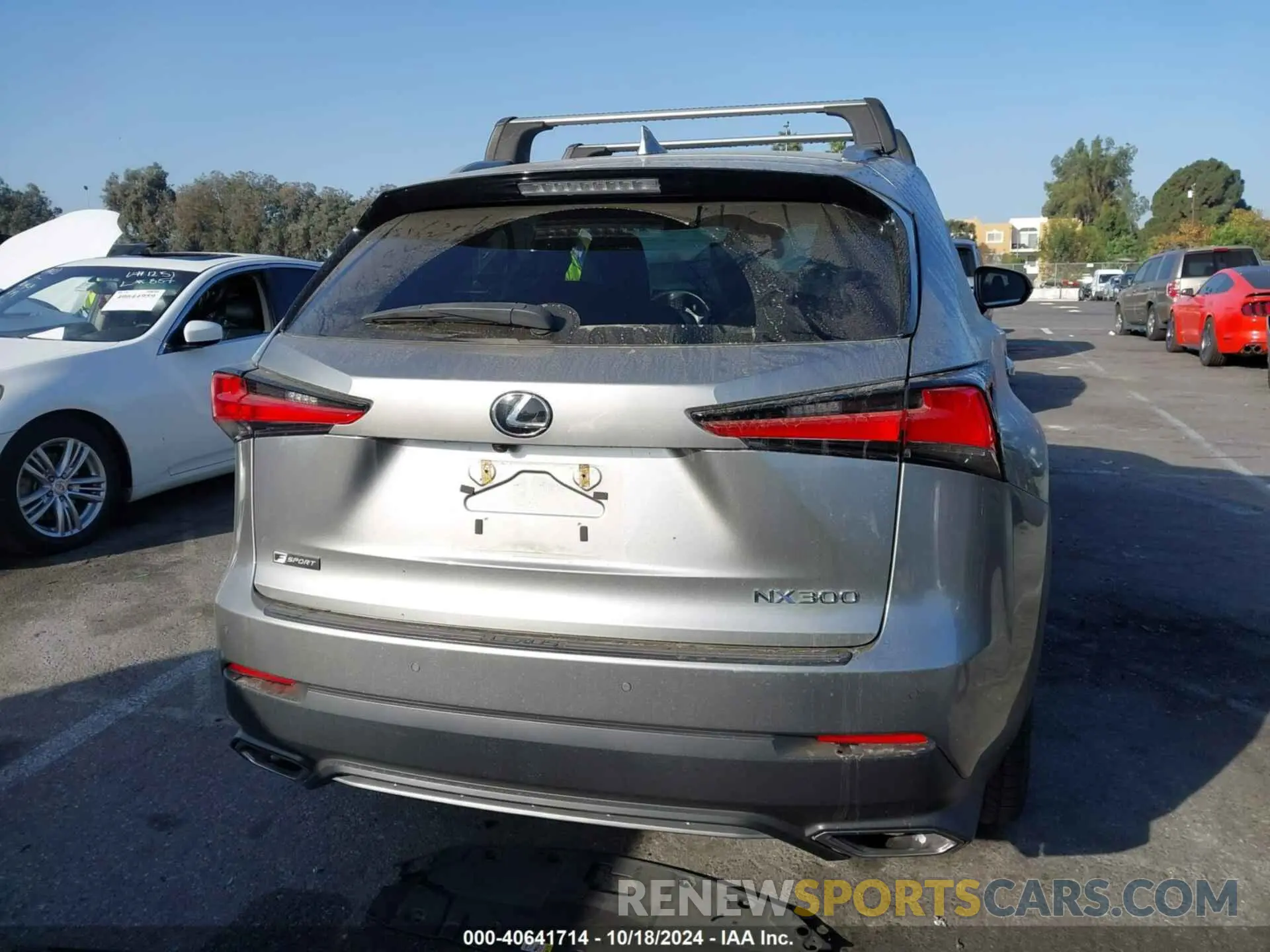 17 fotografías del automóvil dañado JTJYARBZ0K2141557 LEXUS NX 300 2019