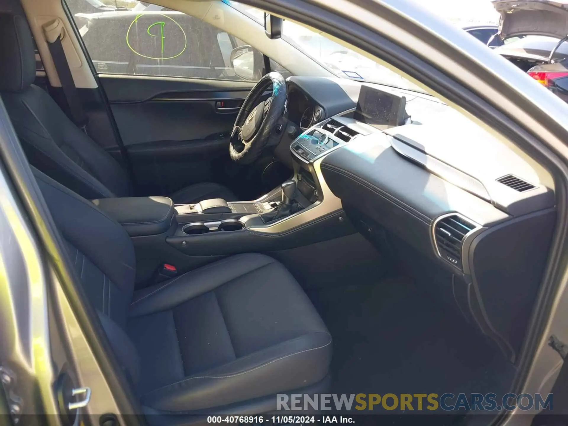 5 fotografías del automóvil dañado JTJYARBZ1K2142880 LEXUS NX 300 2019