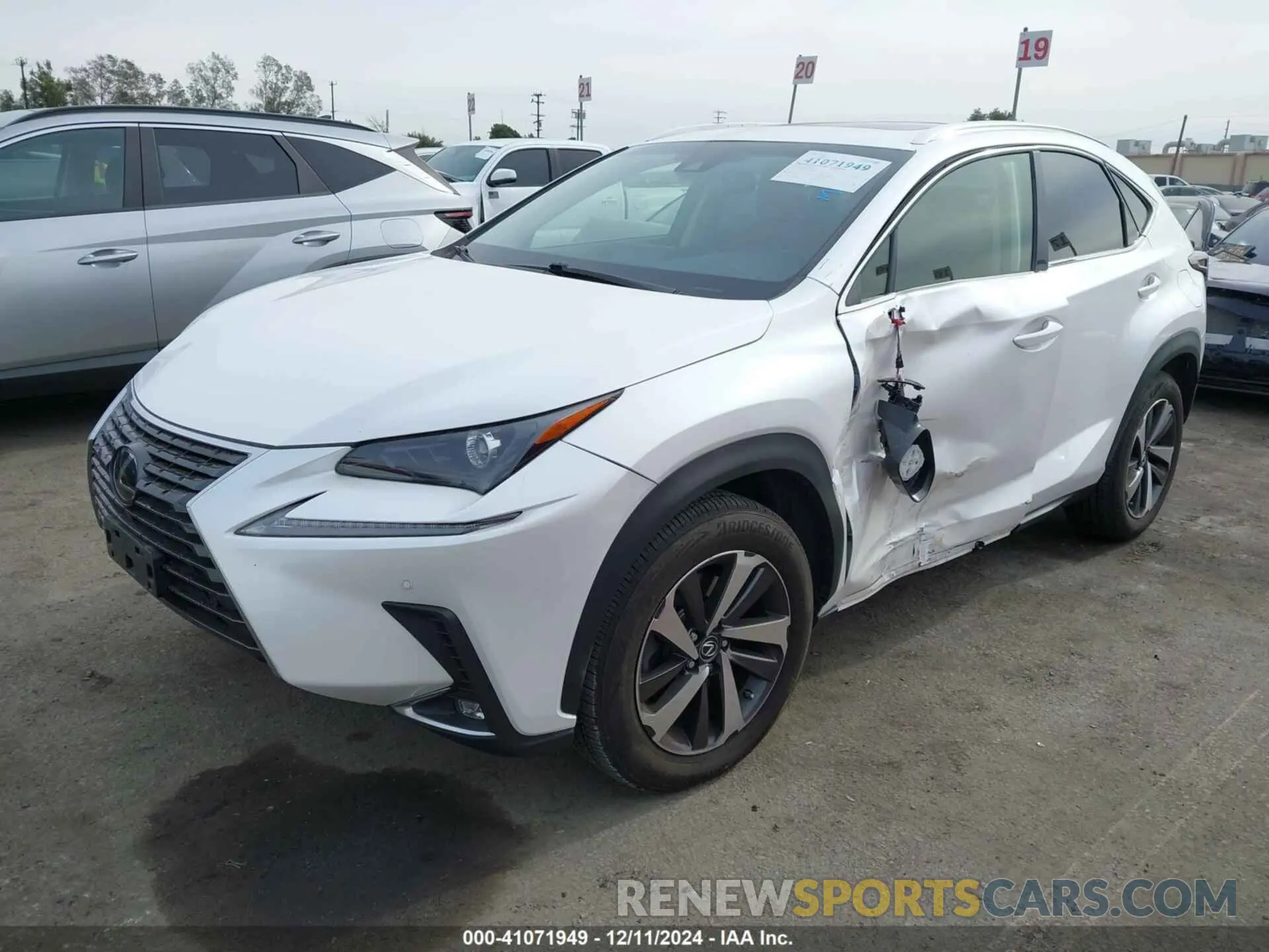 2 fotografías del automóvil dañado JTJYARBZ4K2128195 LEXUS NX 300 2019