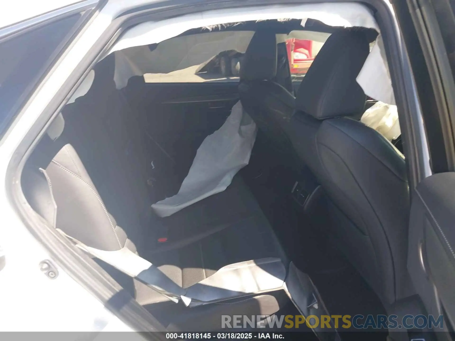 8 fotografías del automóvil dañado JTJYARBZ4K2129962 LEXUS NX 300 2019