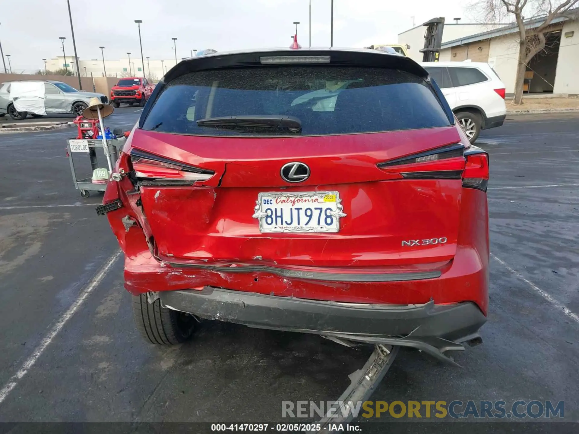 17 fotografías del automóvil dañado JTJYARBZ4K2137706 LEXUS NX 300 2019
