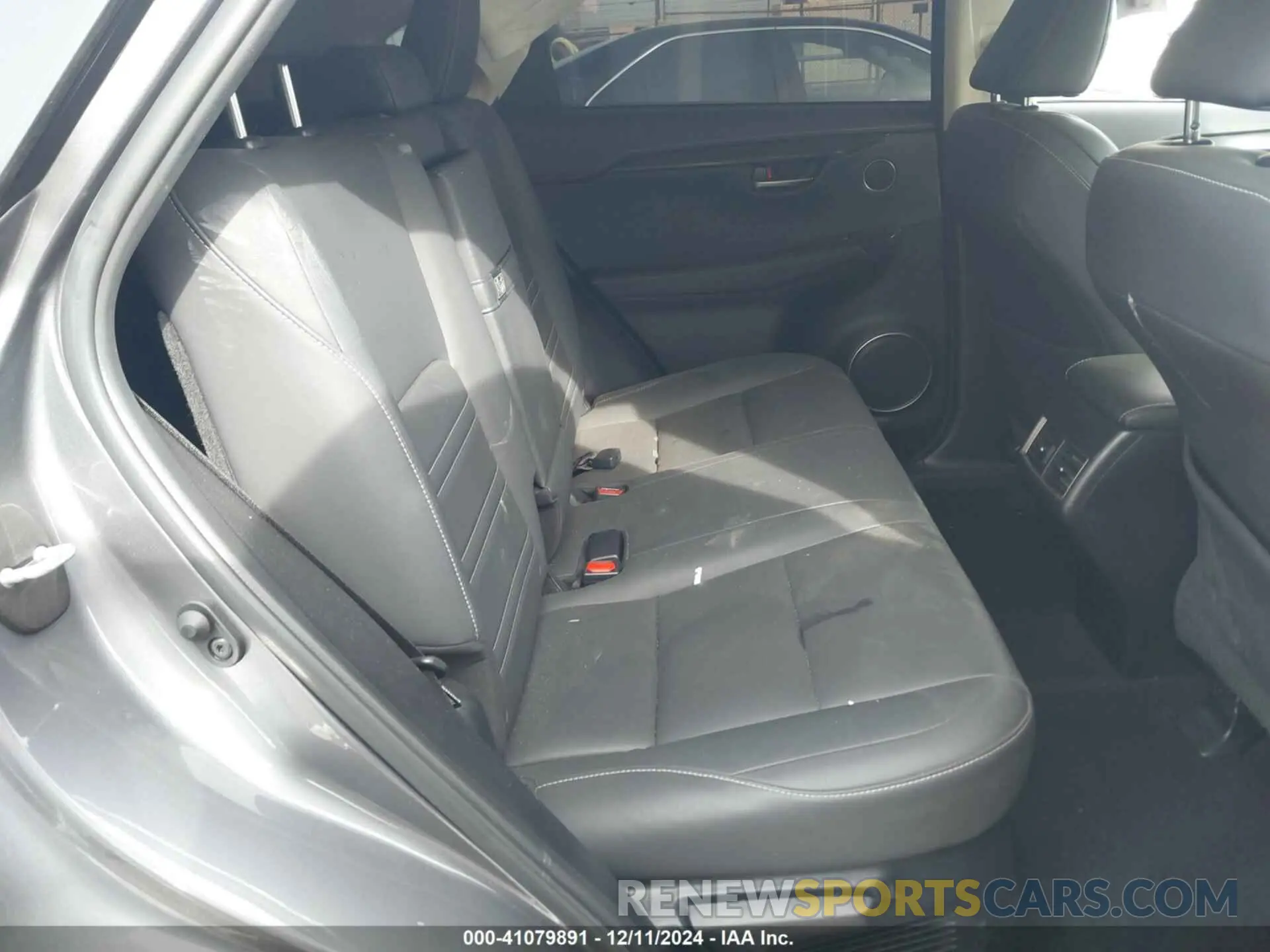 8 fotografías del automóvil dañado JTJYARBZ5K2149377 LEXUS NX 300 2019