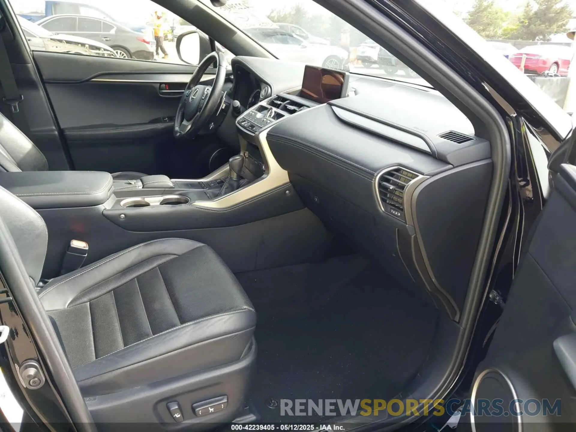 5 fotografías del automóvil dañado JTJYARBZ6K2141403 LEXUS NX 300 2019
