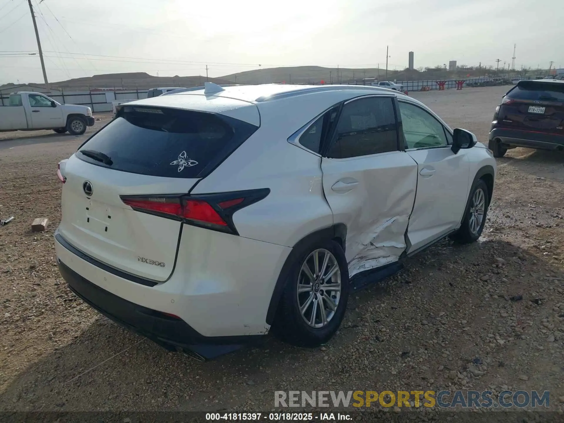 4 fotografías del automóvil dañado JTJYARBZ6K2155737 LEXUS NX 300 2019
