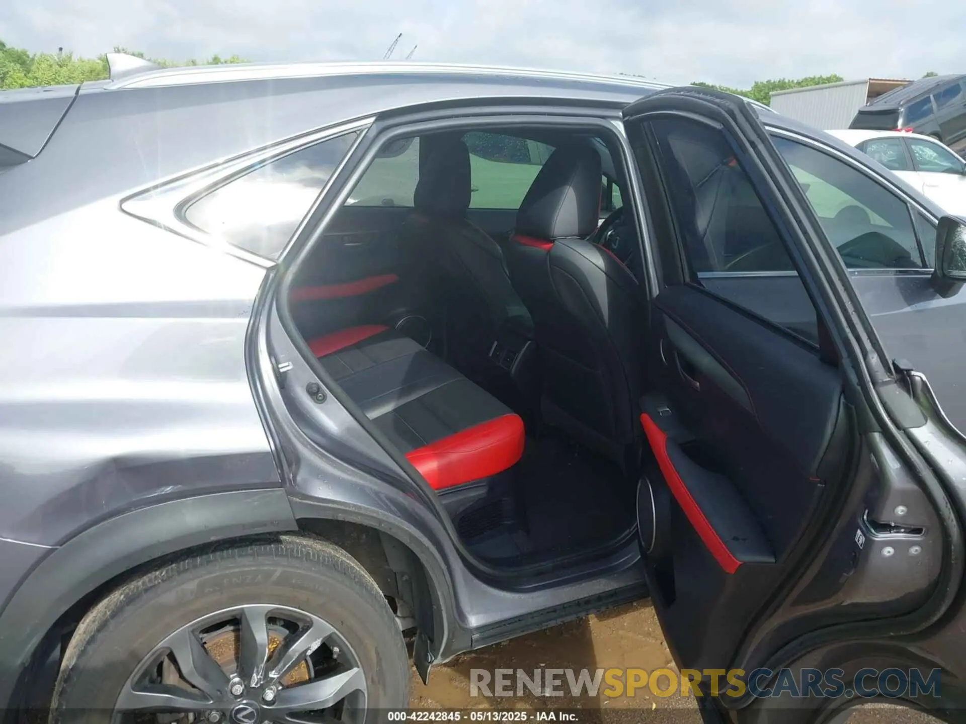 8 fotografías del automóvil dañado JTJYARBZ7K2141765 LEXUS NX 300 2019