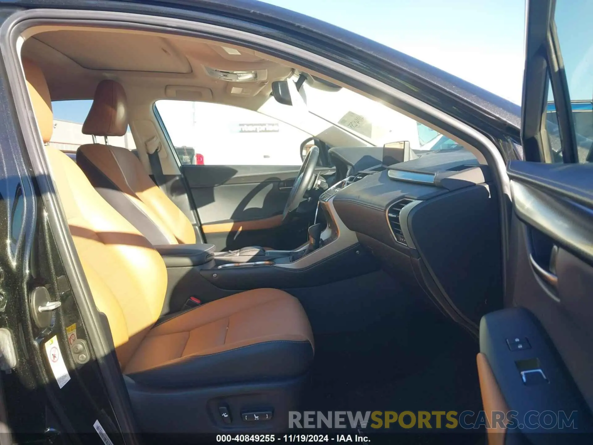 5 fotografías del automóvil dañado JTJYARBZ8K2132623 LEXUS NX 300 2019