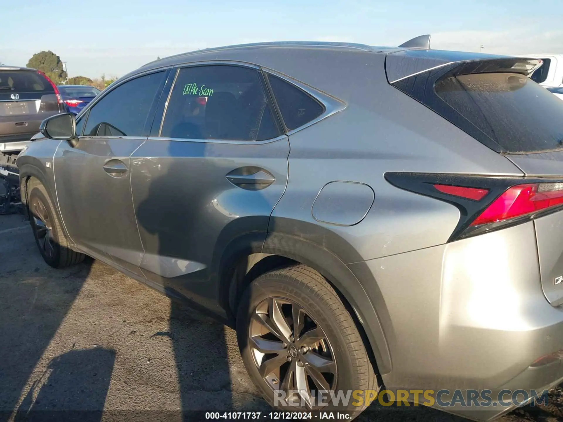14 fotografías del automóvil dañado JTJYARBZ8K2138230 LEXUS NX 300 2019