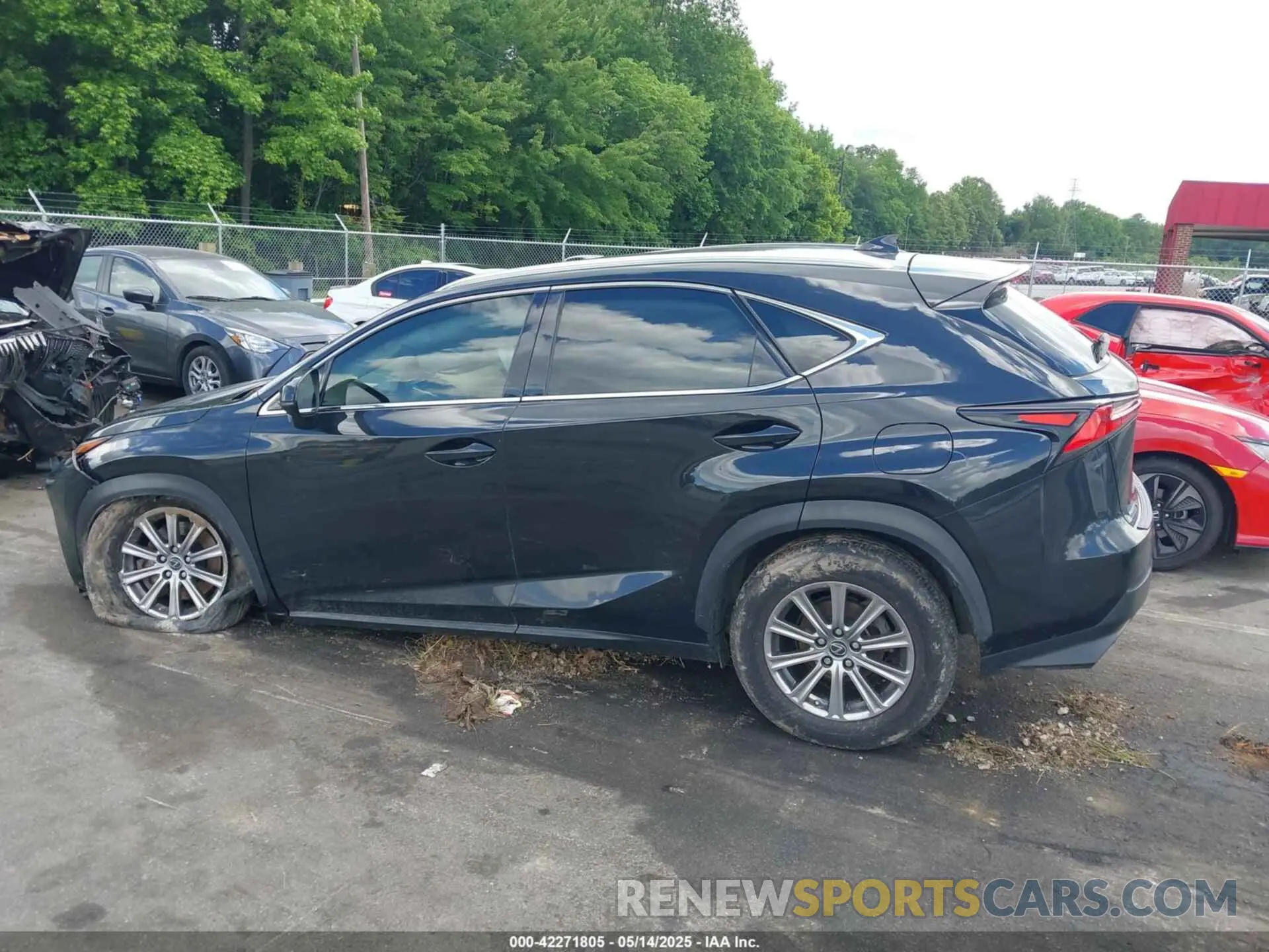 13 fotografías del automóvil dañado JTJAARBZ2L5000247 LEXUS NX 300 2020