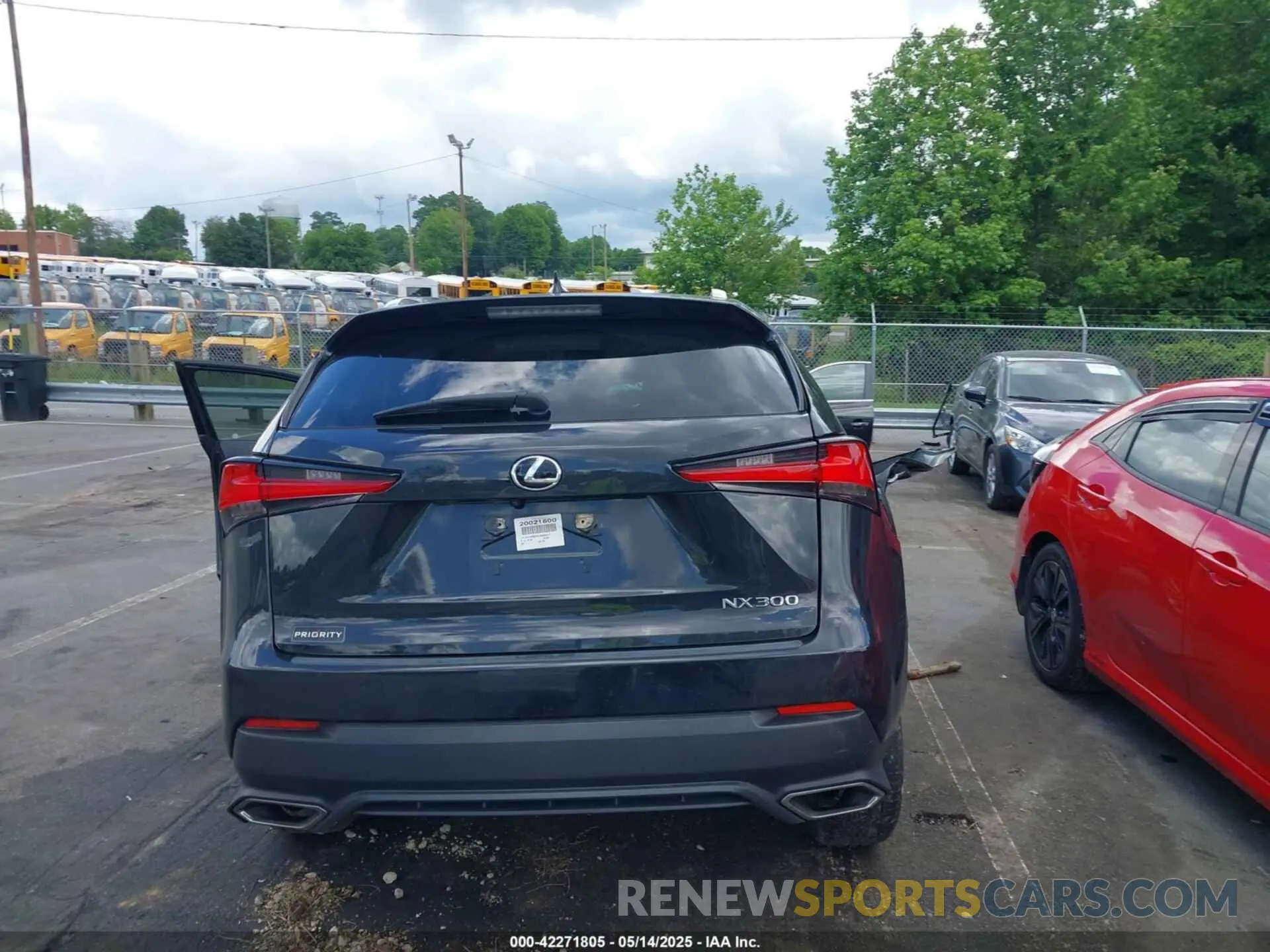 15 fotografías del automóvil dañado JTJAARBZ2L5000247 LEXUS NX 300 2020