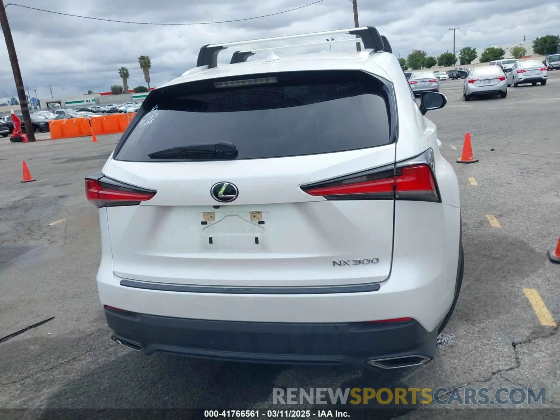 16 fotografías del automóvil dañado JTJAARBZ2L5000295 LEXUS NX 300 2020