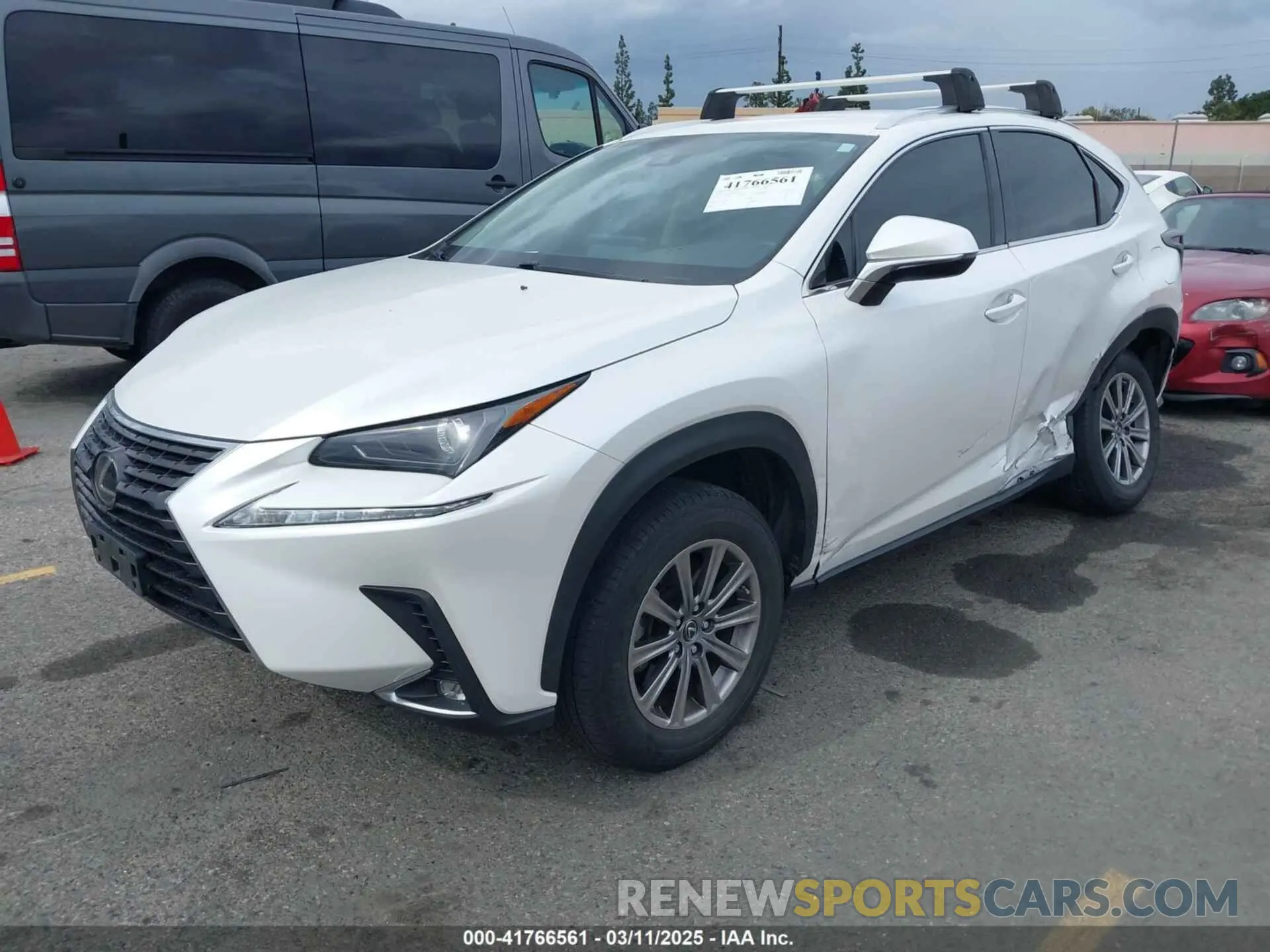 2 fotografías del automóvil dañado JTJAARBZ2L5000295 LEXUS NX 300 2020
