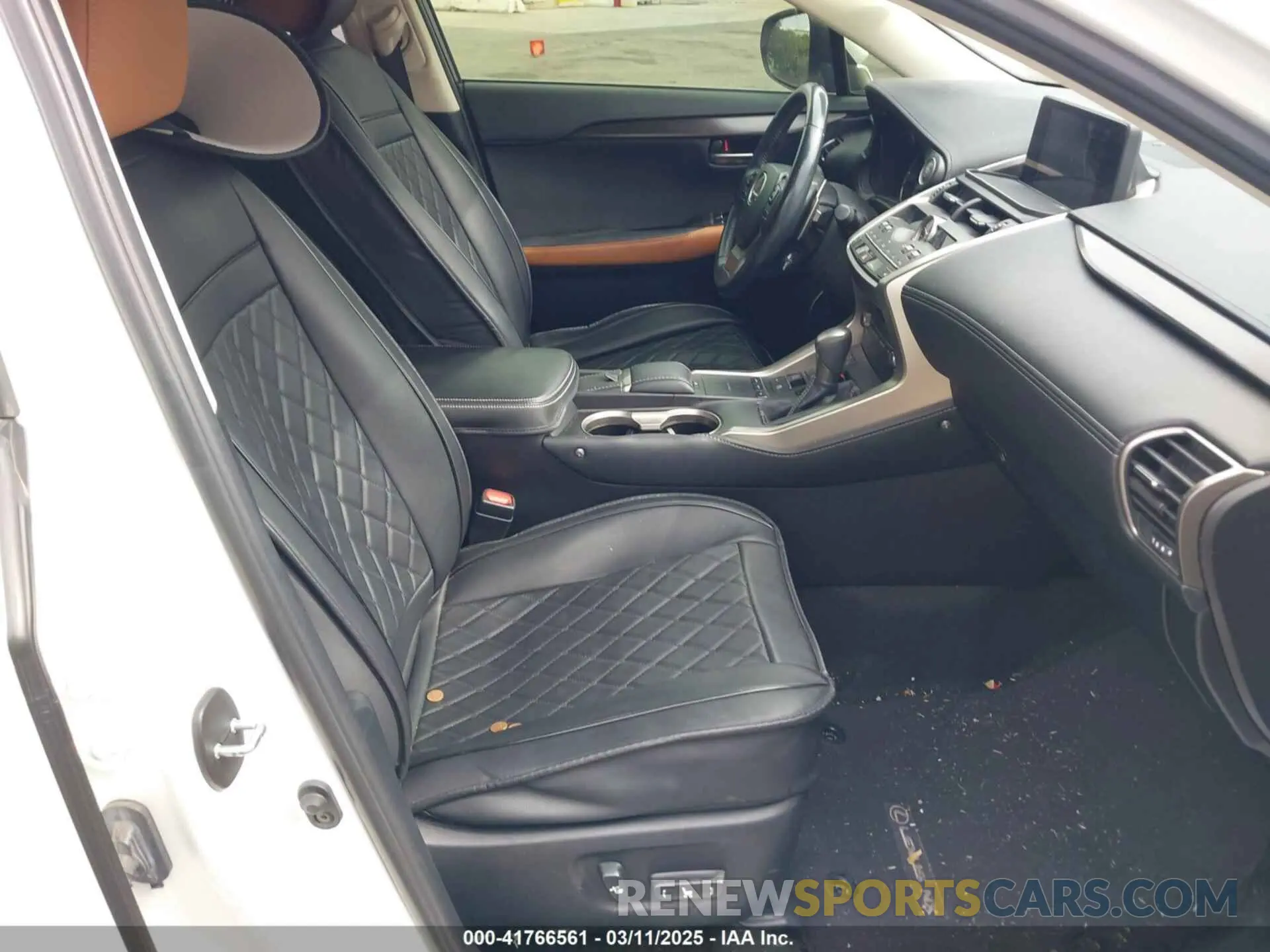 5 fotografías del automóvil dañado JTJAARBZ2L5000295 LEXUS NX 300 2020