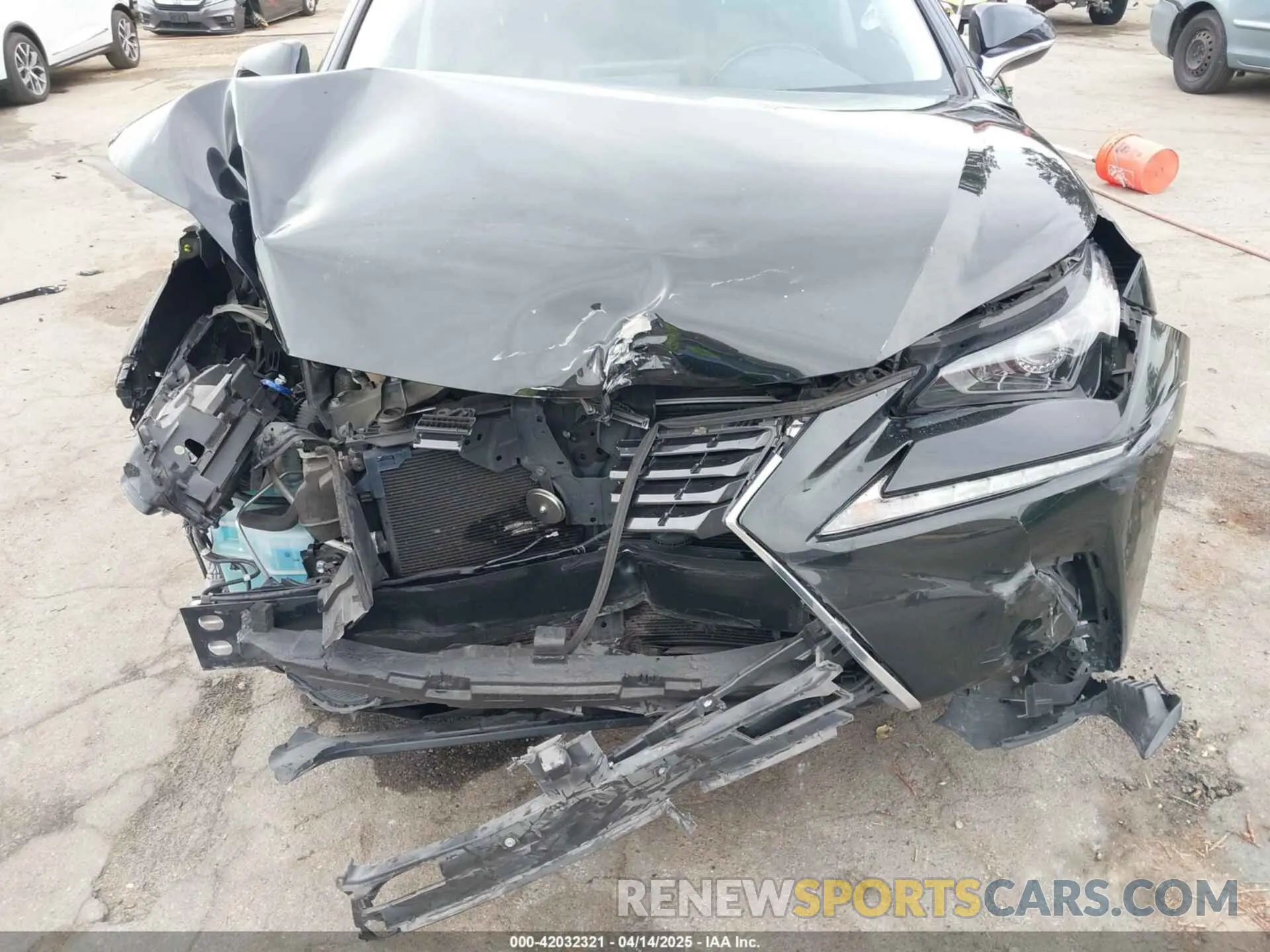 17 fotografías del automóvil dañado JTJAARBZ2L5010681 LEXUS NX 300 2020