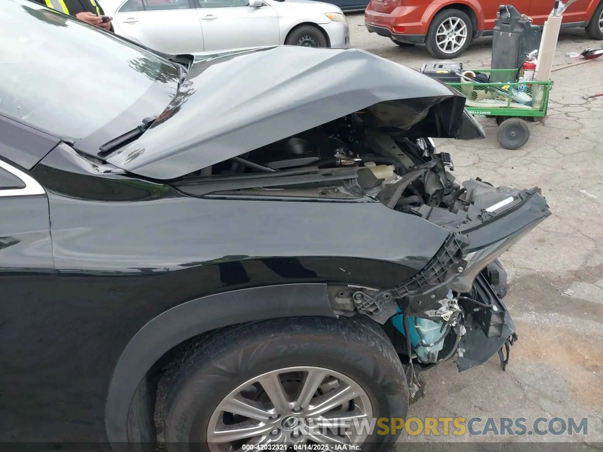 19 fotografías del automóvil dañado JTJAARBZ2L5010681 LEXUS NX 300 2020
