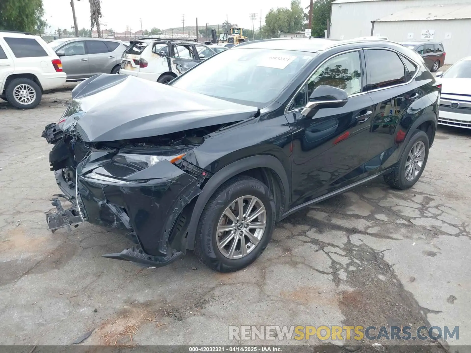 2 fotografías del automóvil dañado JTJAARBZ2L5010681 LEXUS NX 300 2020