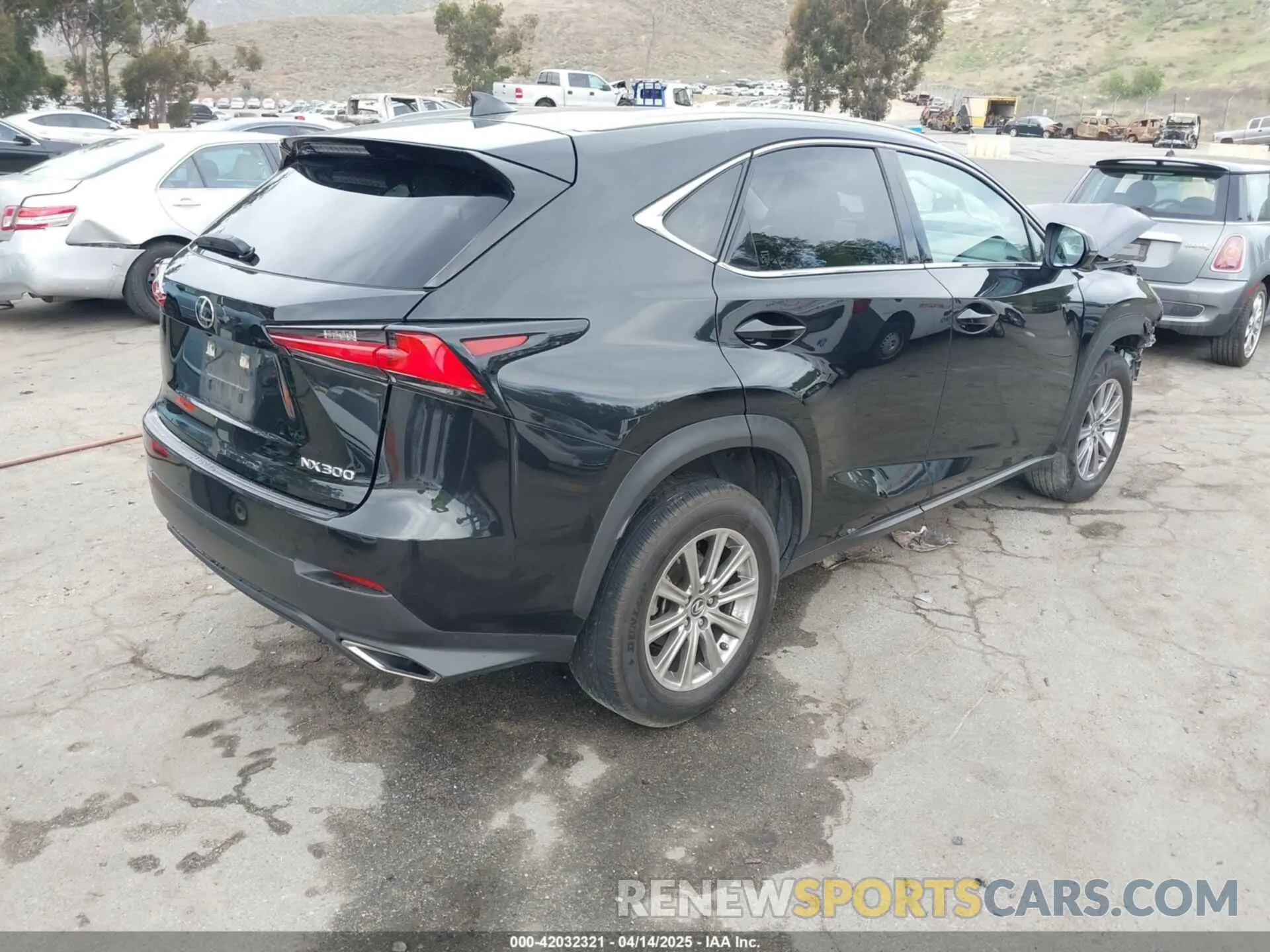 4 fotografías del automóvil dañado JTJAARBZ2L5010681 LEXUS NX 300 2020