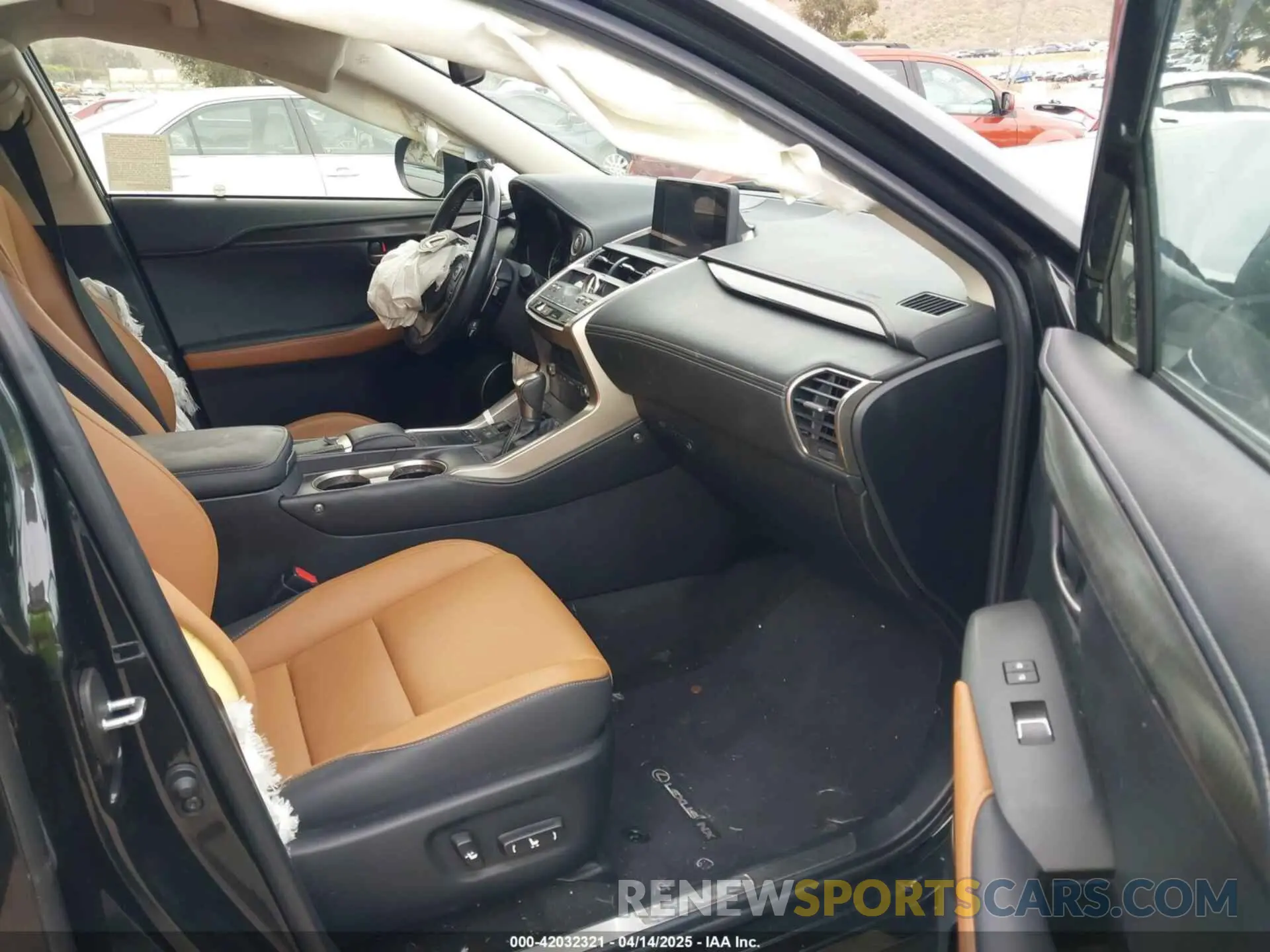 5 fotografías del automóvil dañado JTJAARBZ2L5010681 LEXUS NX 300 2020