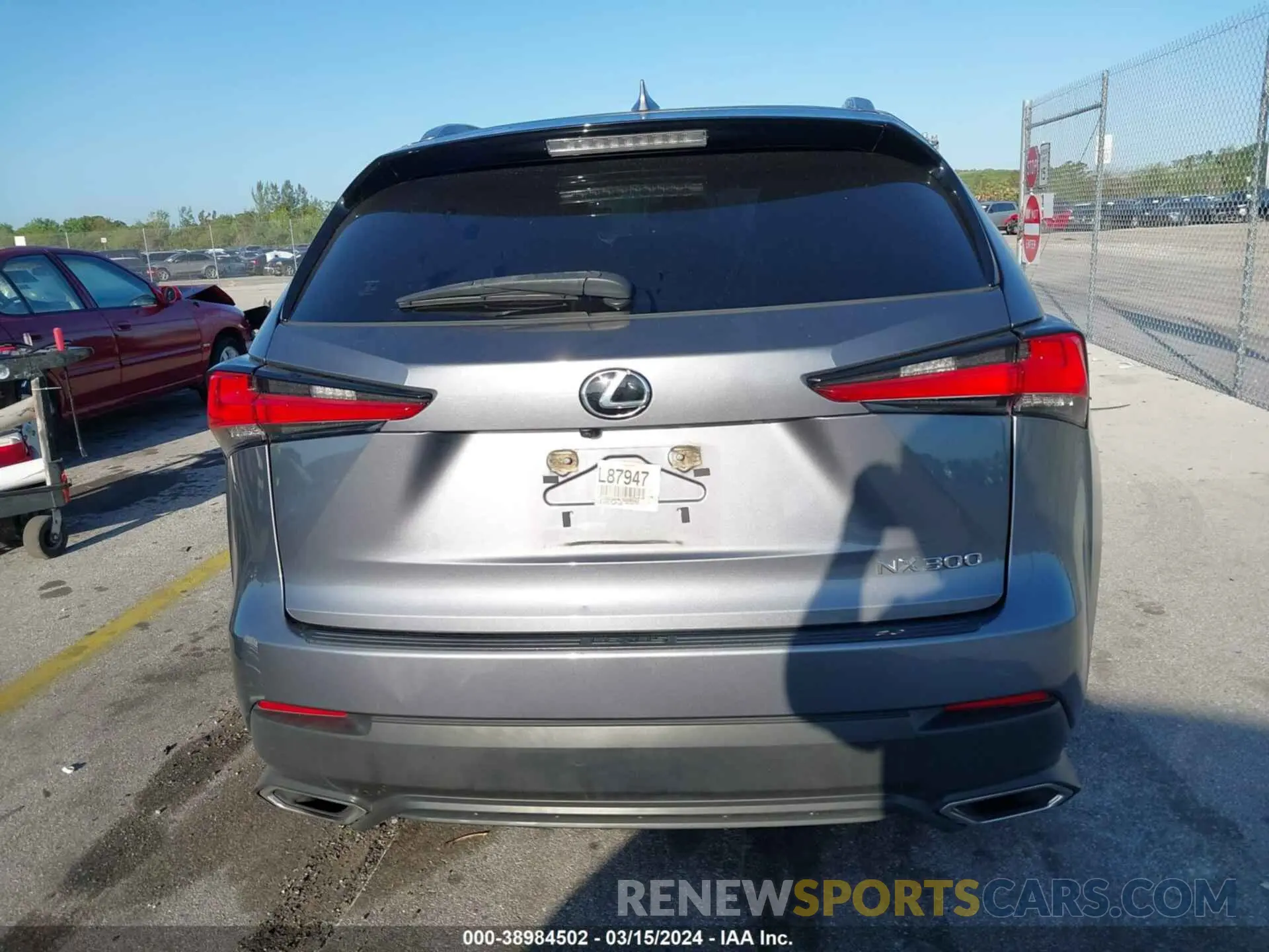 16 fotografías del automóvil dañado JTJAARBZ4L5009502 LEXUS NX 300 2020