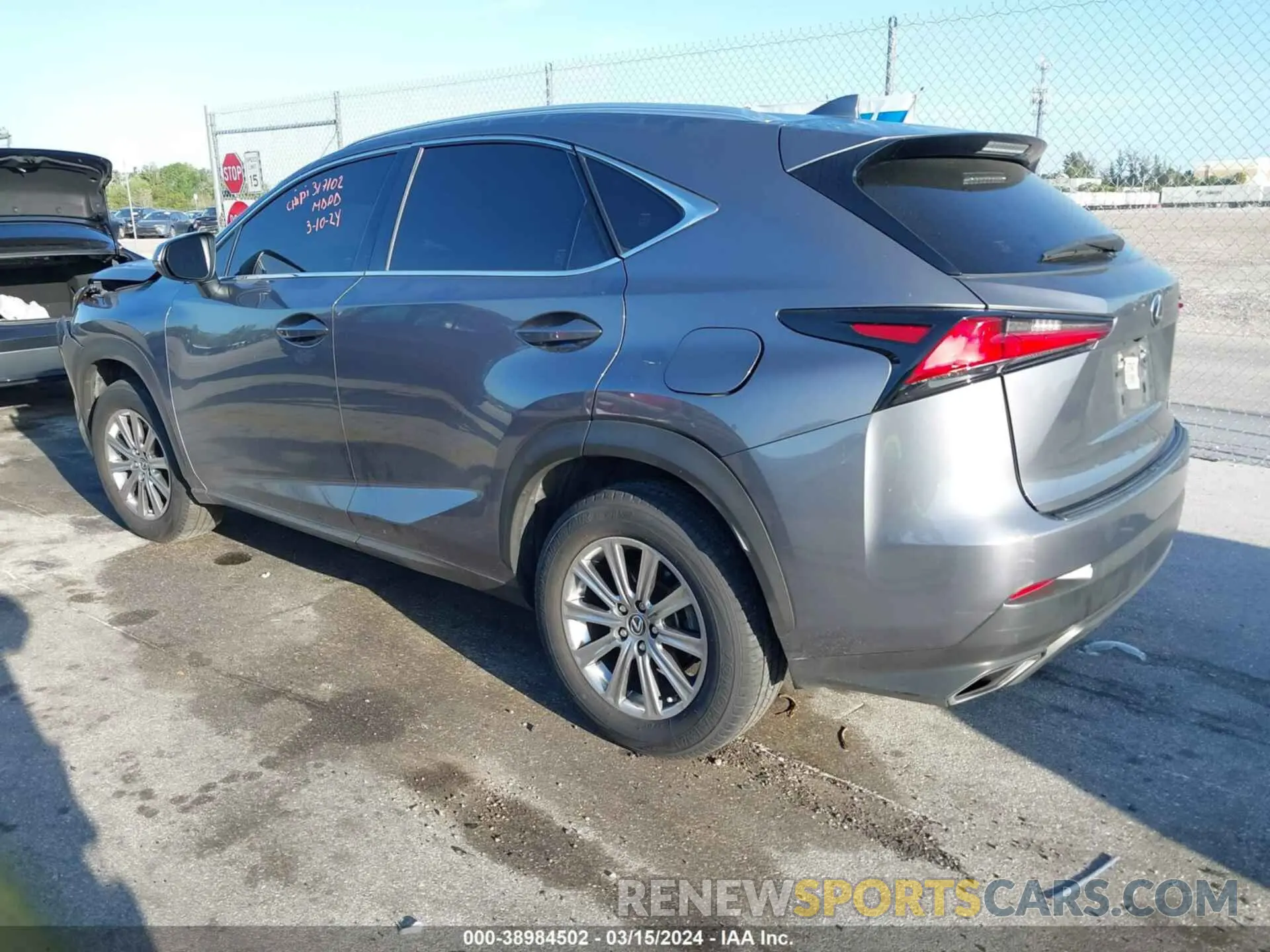 3 fotografías del automóvil dañado JTJAARBZ4L5009502 LEXUS NX 300 2020