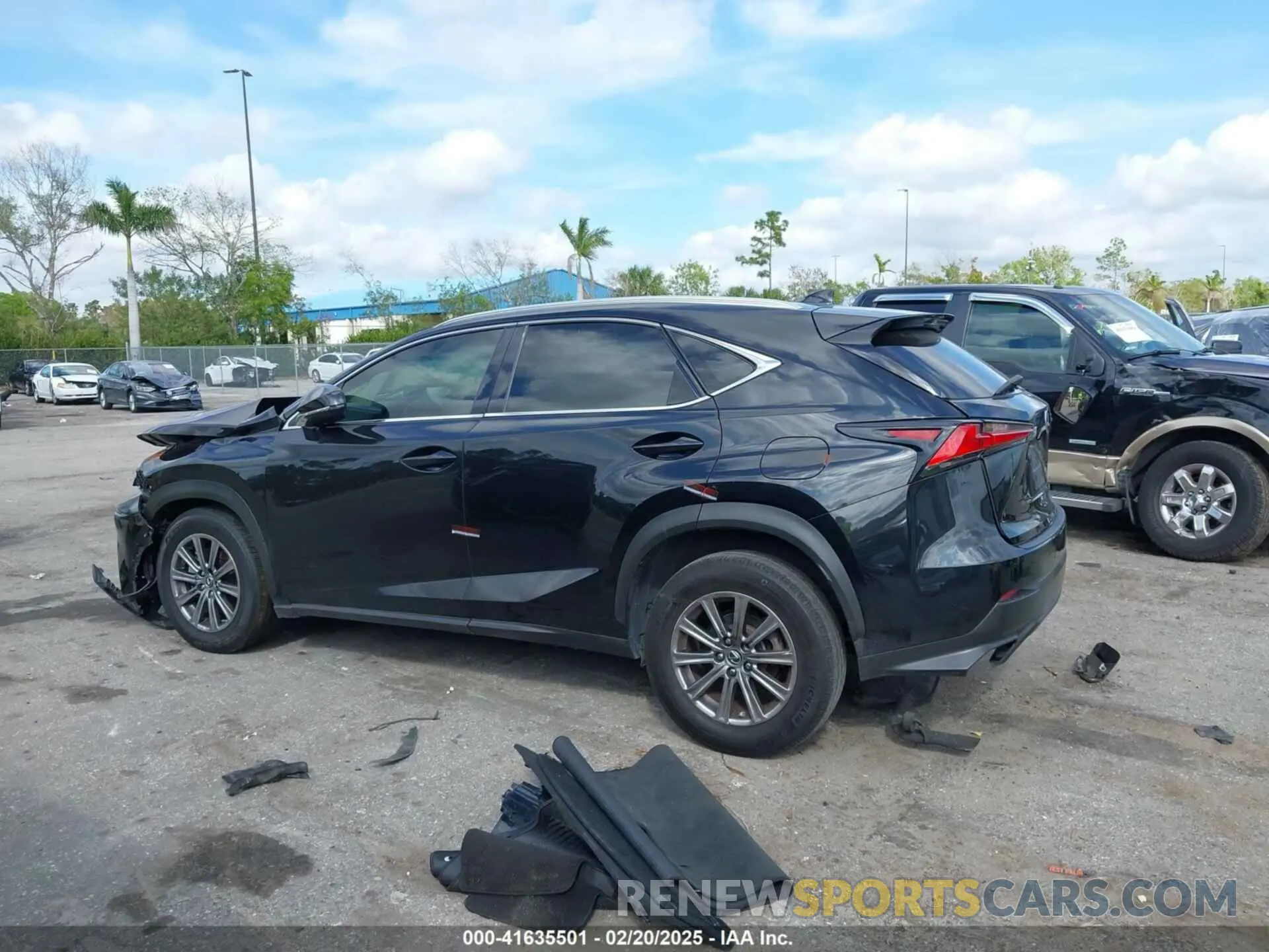 14 fotografías del automóvil dañado JTJAARBZ8L5015805 LEXUS NX 300 2020