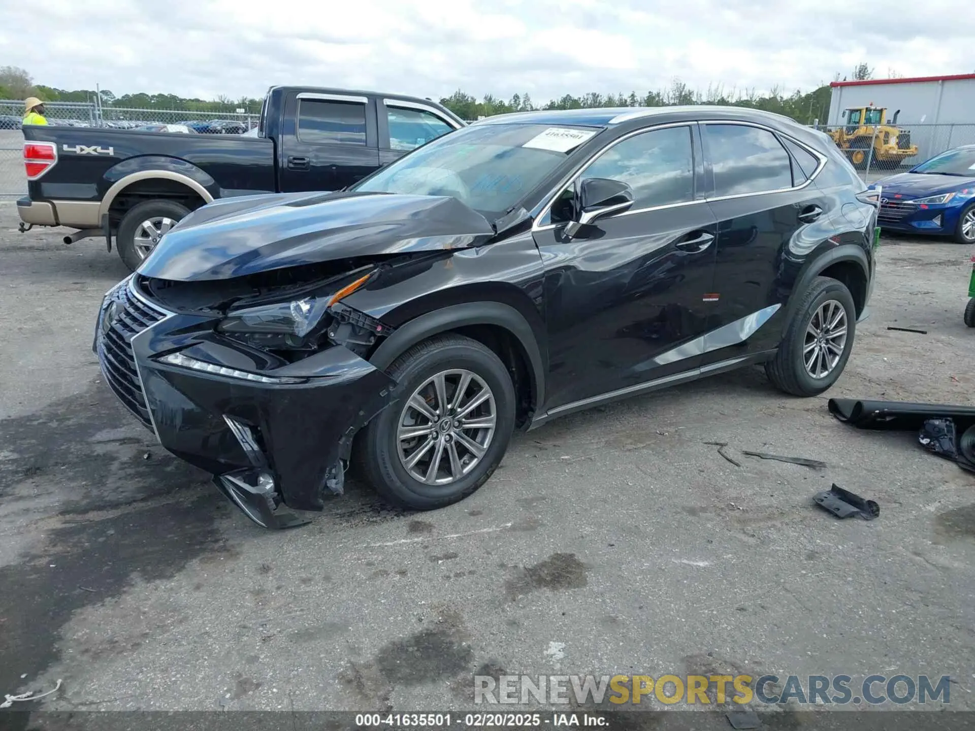 2 fotografías del automóvil dañado JTJAARBZ8L5015805 LEXUS NX 300 2020
