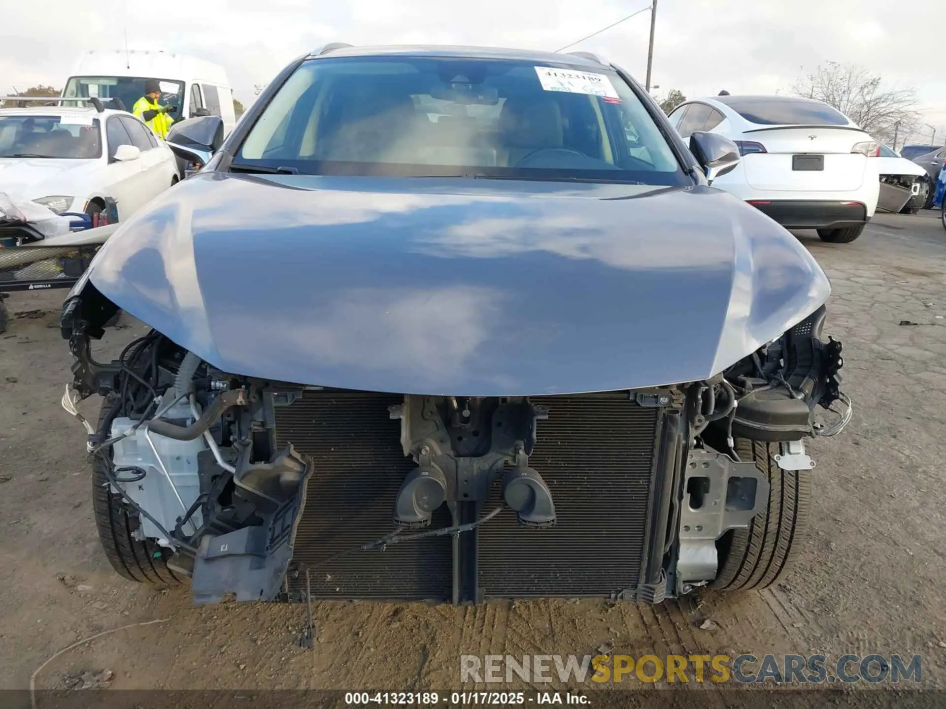 13 fotografías del automóvil dañado JTJAARBZ9L5013190 LEXUS NX 300 2020