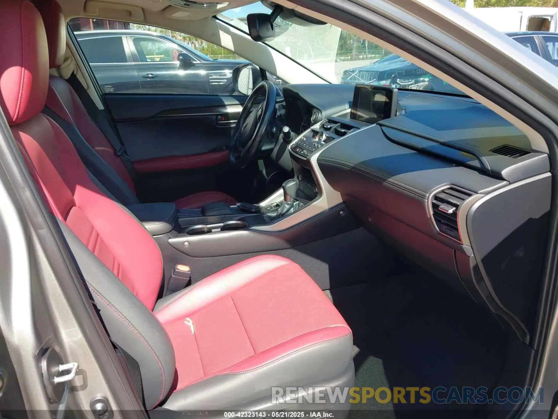 5 fotografías del automóvil dañado JTJDARBZ0L5004875 LEXUS NX 300 2020