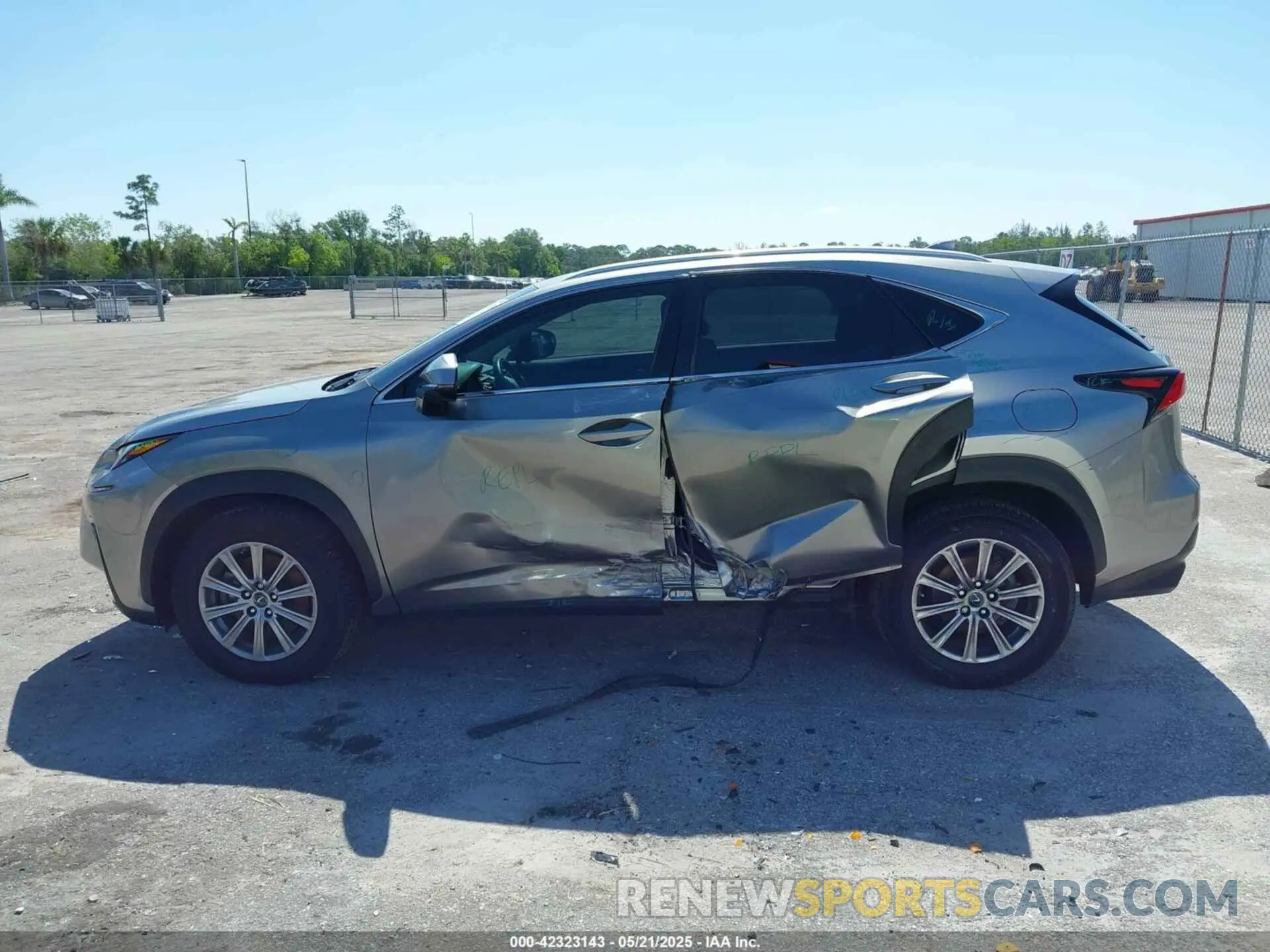 6 fotografías del automóvil dañado JTJDARBZ0L5004875 LEXUS NX 300 2020
