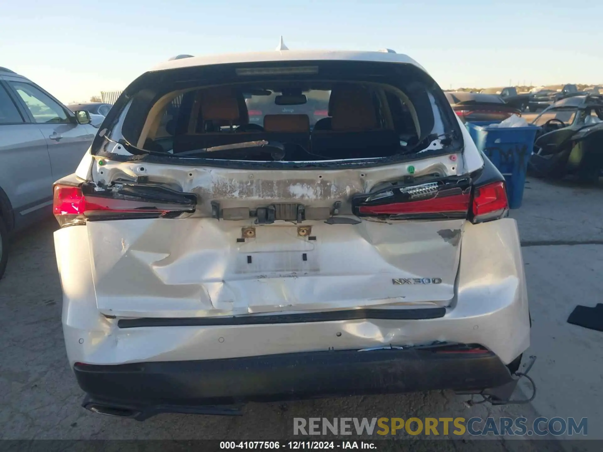 17 fotografías del automóvil dañado JTJDARBZ0L5008280 LEXUS NX 300 2020