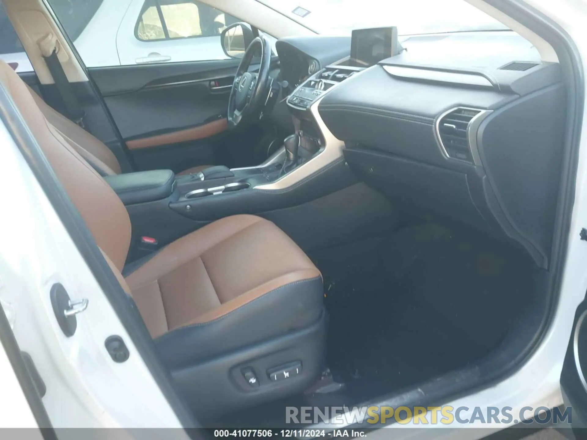 5 fotografías del automóvil dañado JTJDARBZ0L5008280 LEXUS NX 300 2020