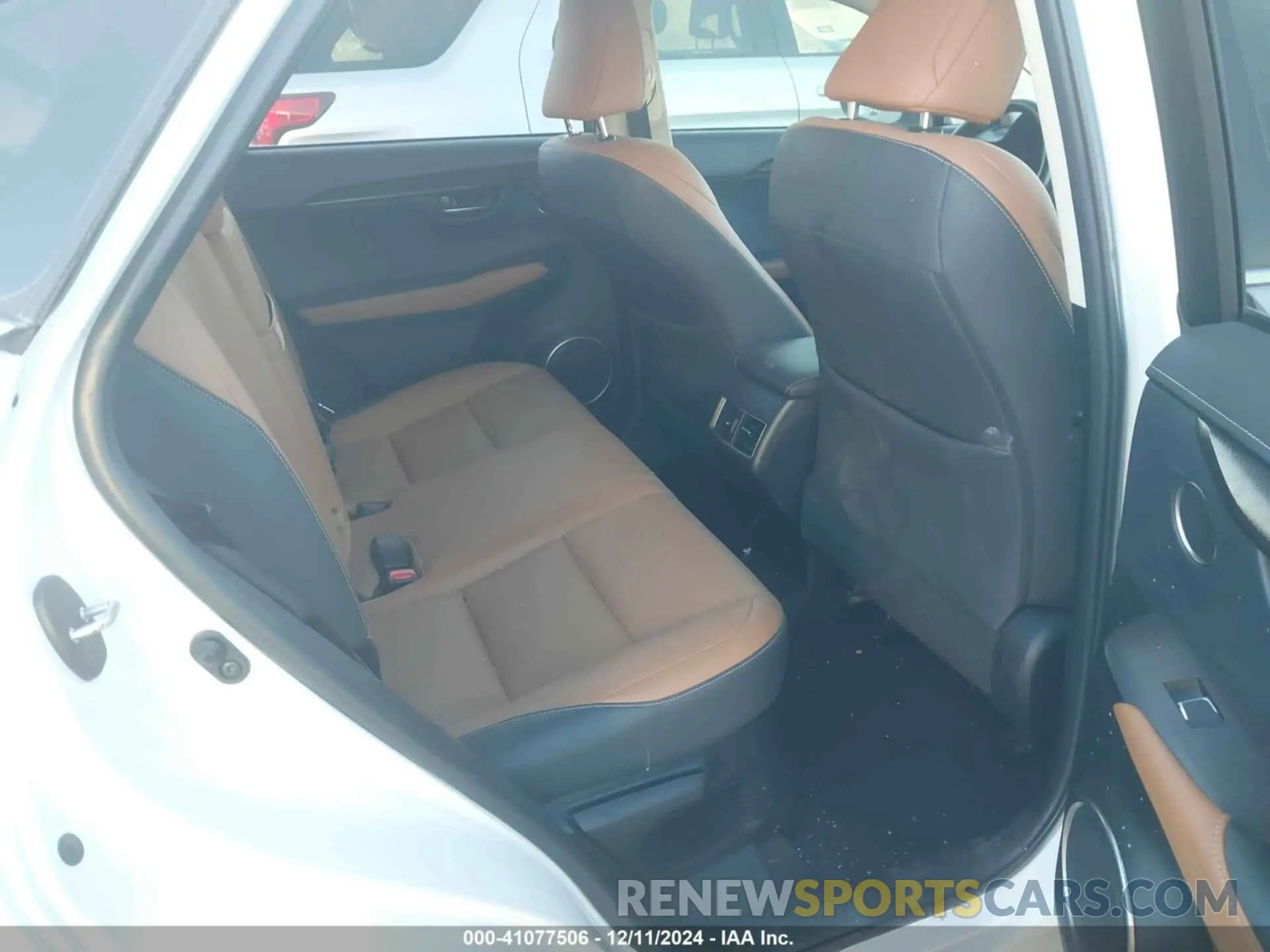 8 fotografías del automóvil dañado JTJDARBZ0L5008280 LEXUS NX 300 2020