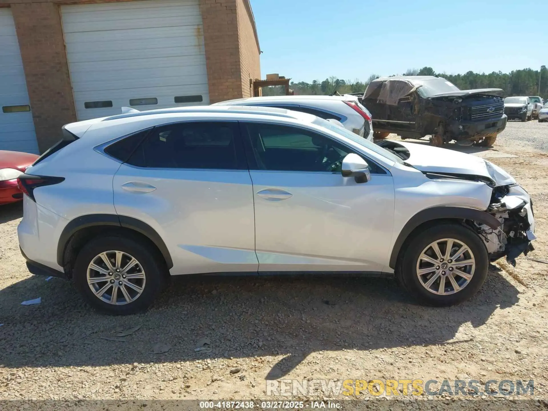 12 fotografías del automóvil dañado JTJDARBZ3L2175296 LEXUS NX 300 2020