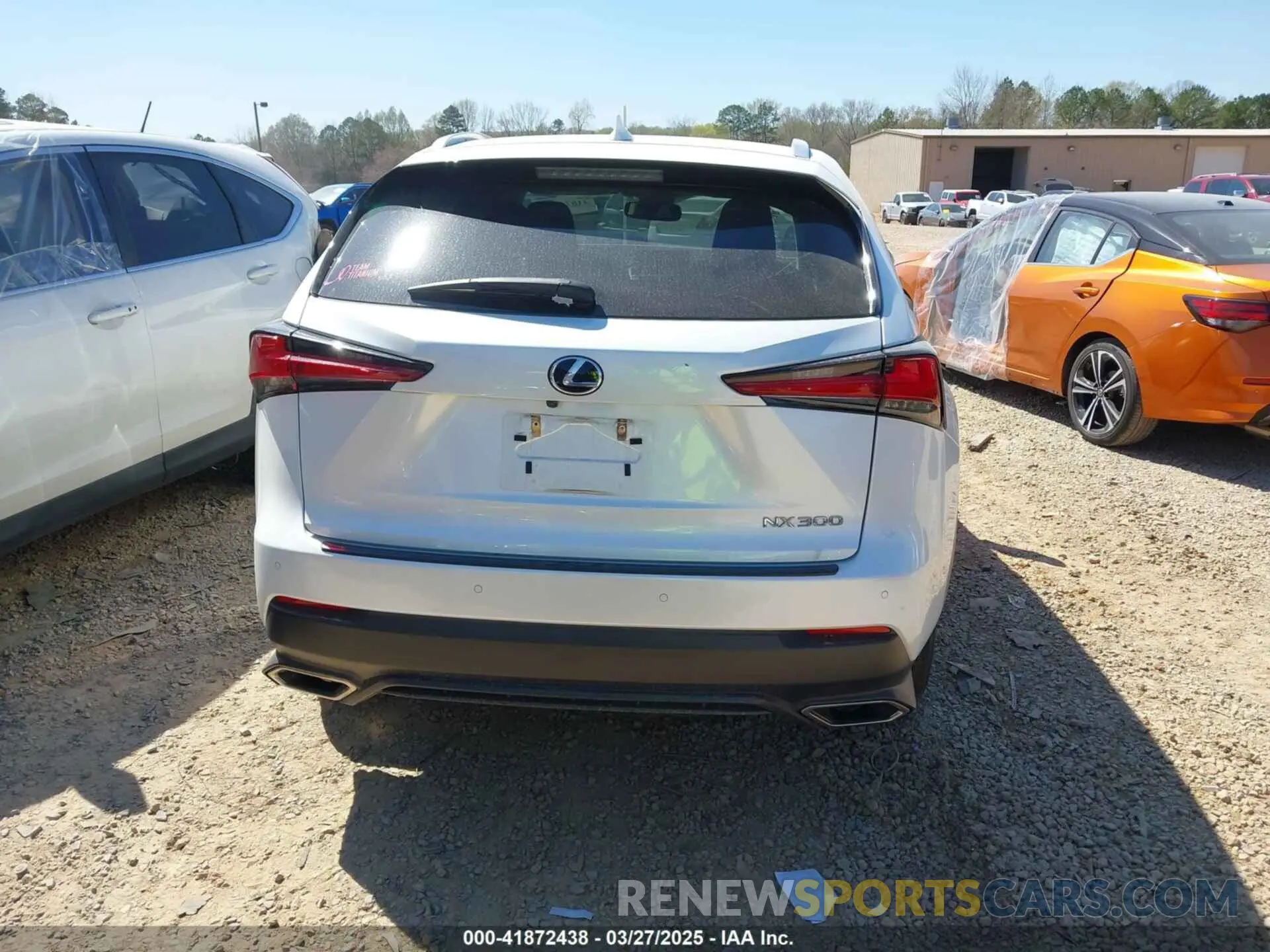 15 fotografías del automóvil dañado JTJDARBZ3L2175296 LEXUS NX 300 2020
