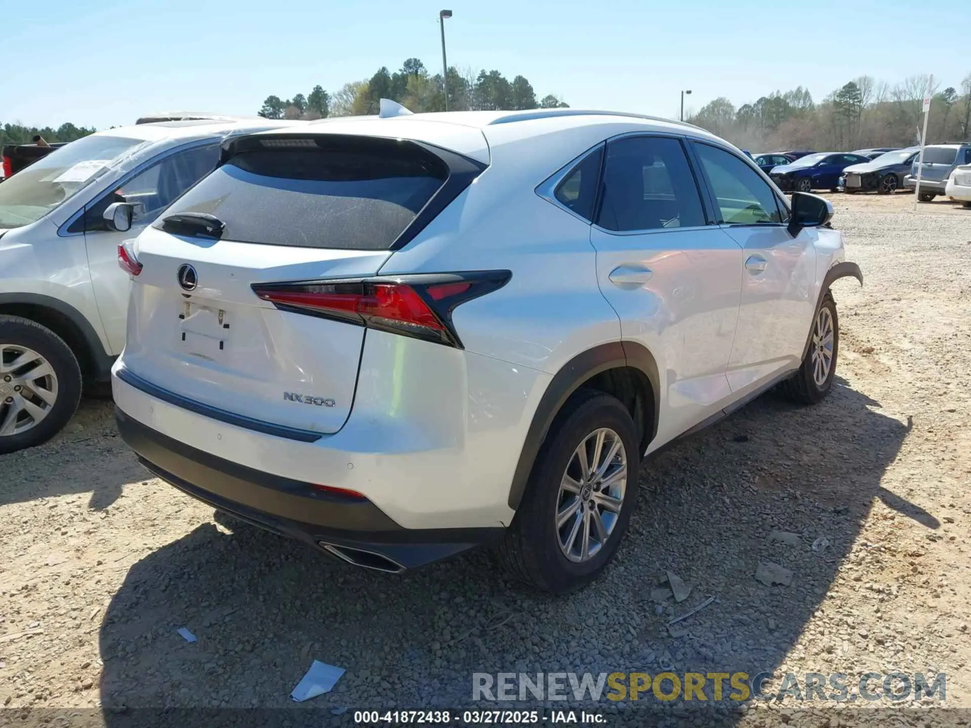 4 fotografías del automóvil dañado JTJDARBZ3L2175296 LEXUS NX 300 2020