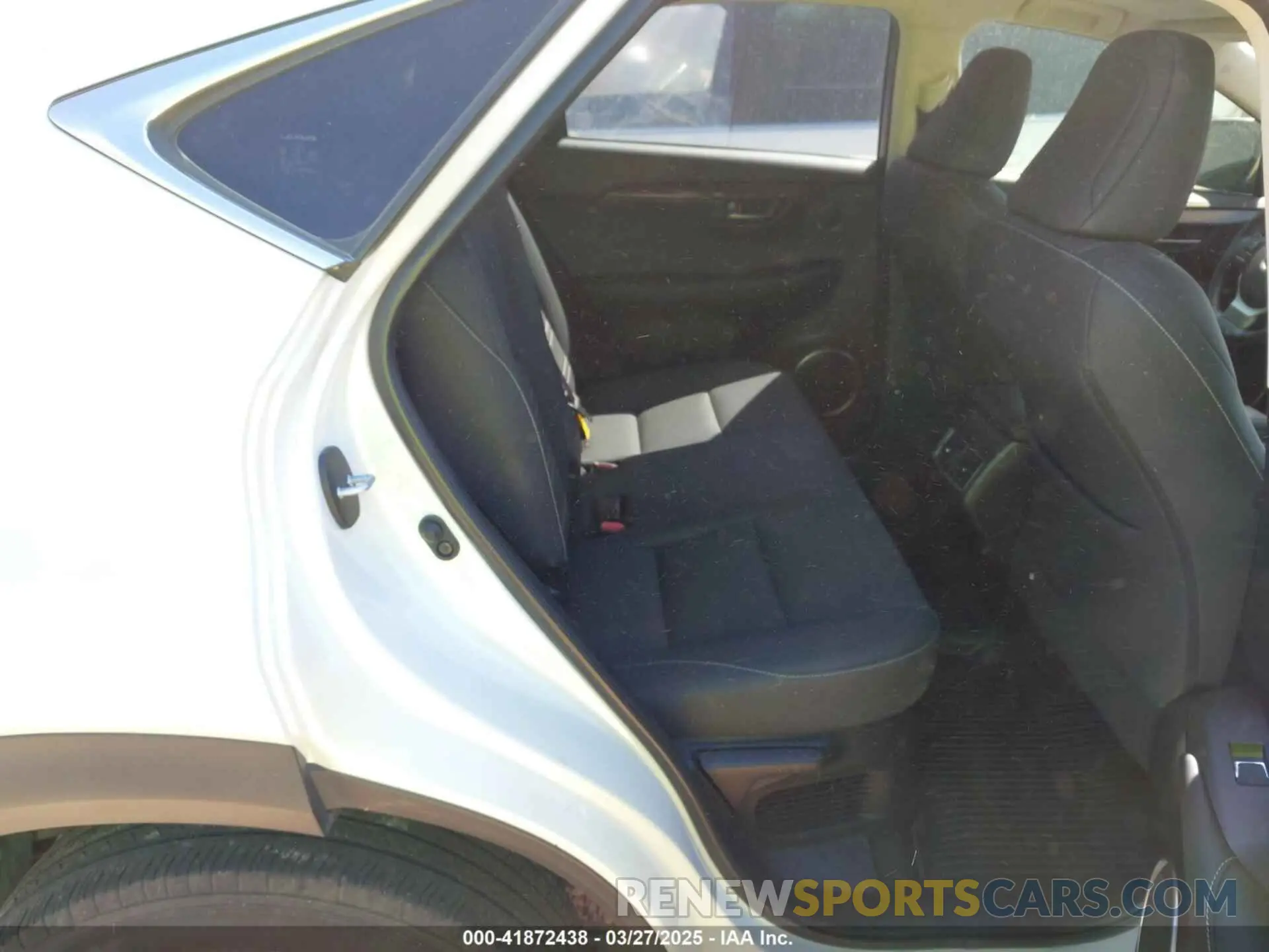 8 fotografías del automóvil dañado JTJDARBZ3L2175296 LEXUS NX 300 2020
