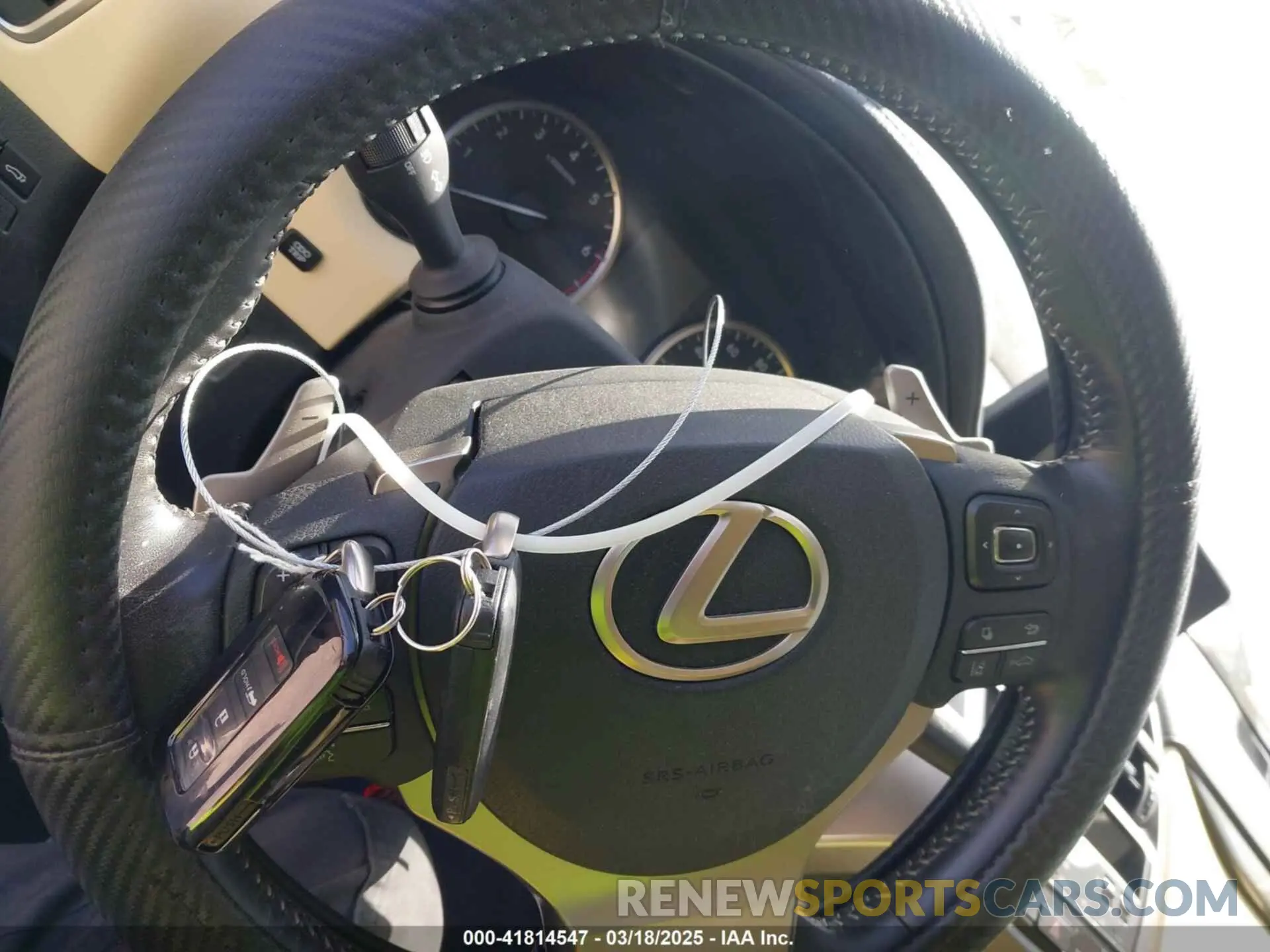 11 fotografías del automóvil dañado JTJDARBZ4L2171323 LEXUS NX 300 2020