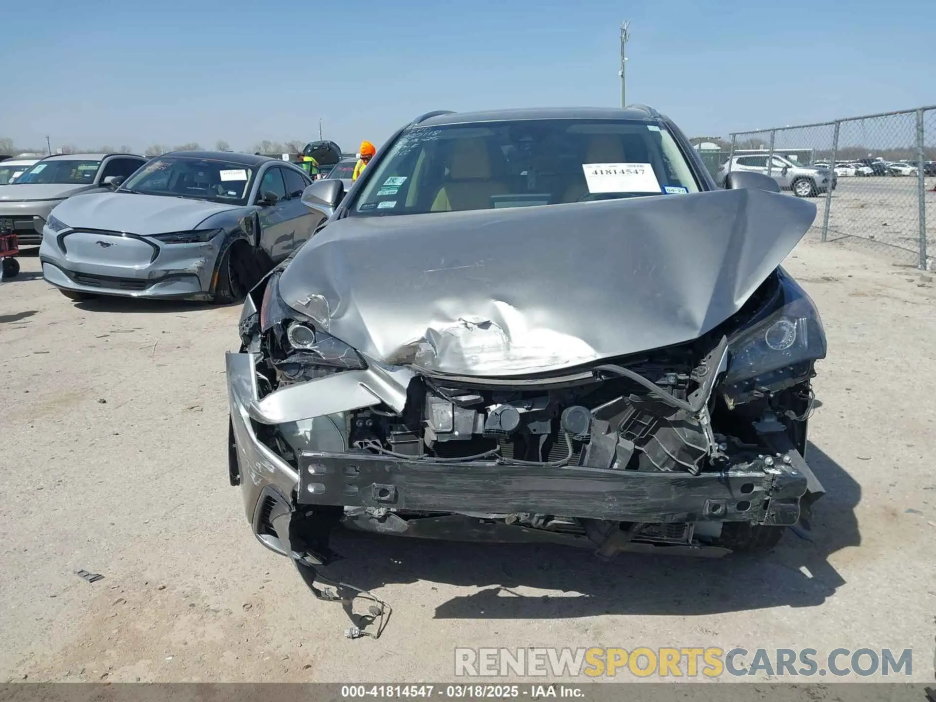 12 fotografías del automóvil dañado JTJDARBZ4L2171323 LEXUS NX 300 2020