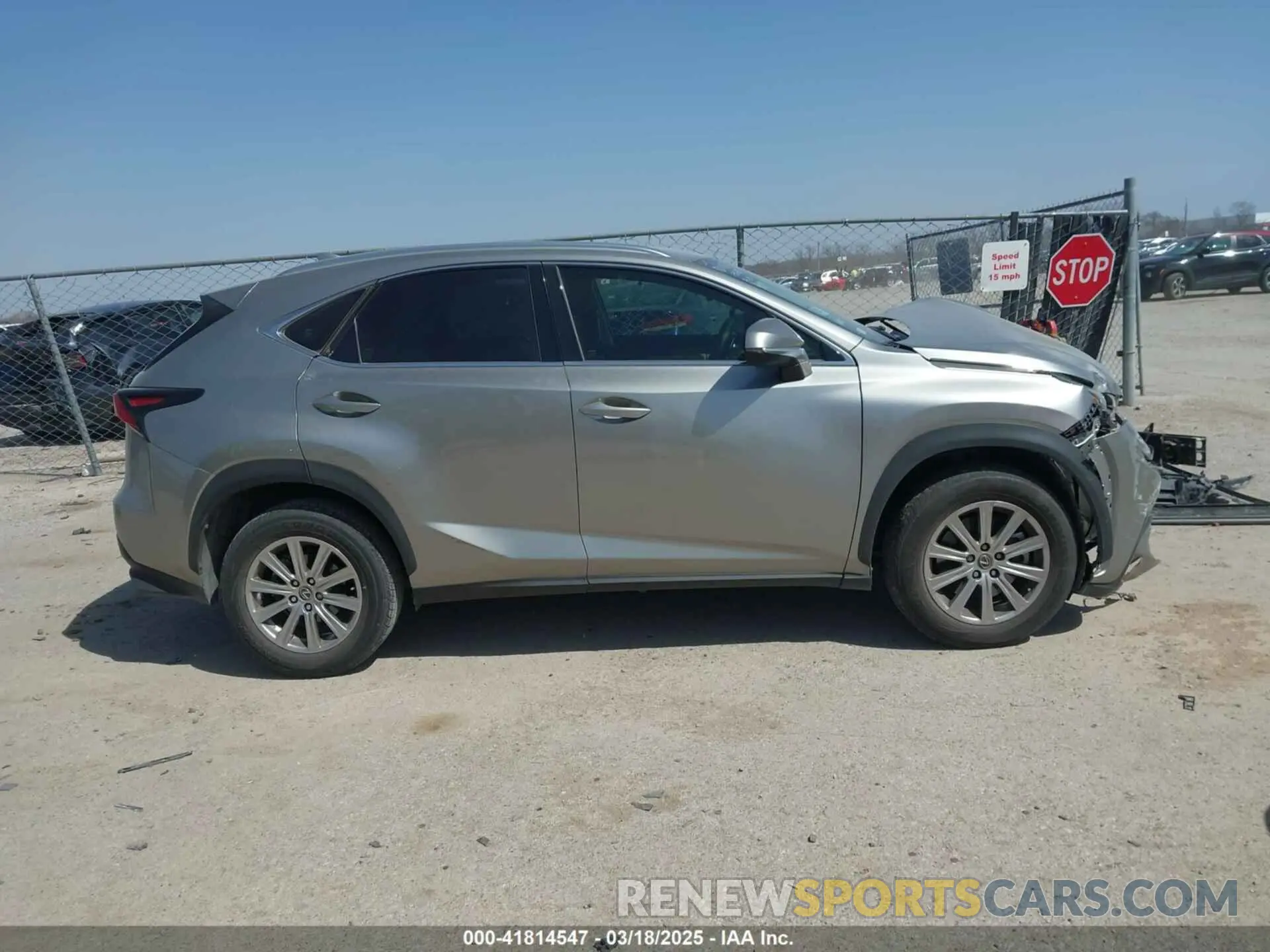 13 fotografías del automóvil dañado JTJDARBZ4L2171323 LEXUS NX 300 2020