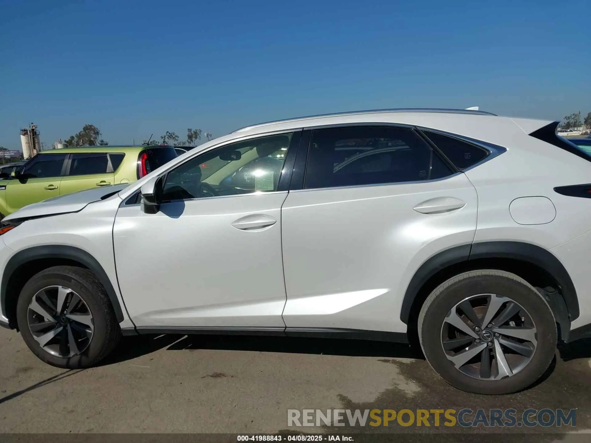 14 fotografías del automóvil dañado JTJDARBZ4L5007813 LEXUS NX 300 2020