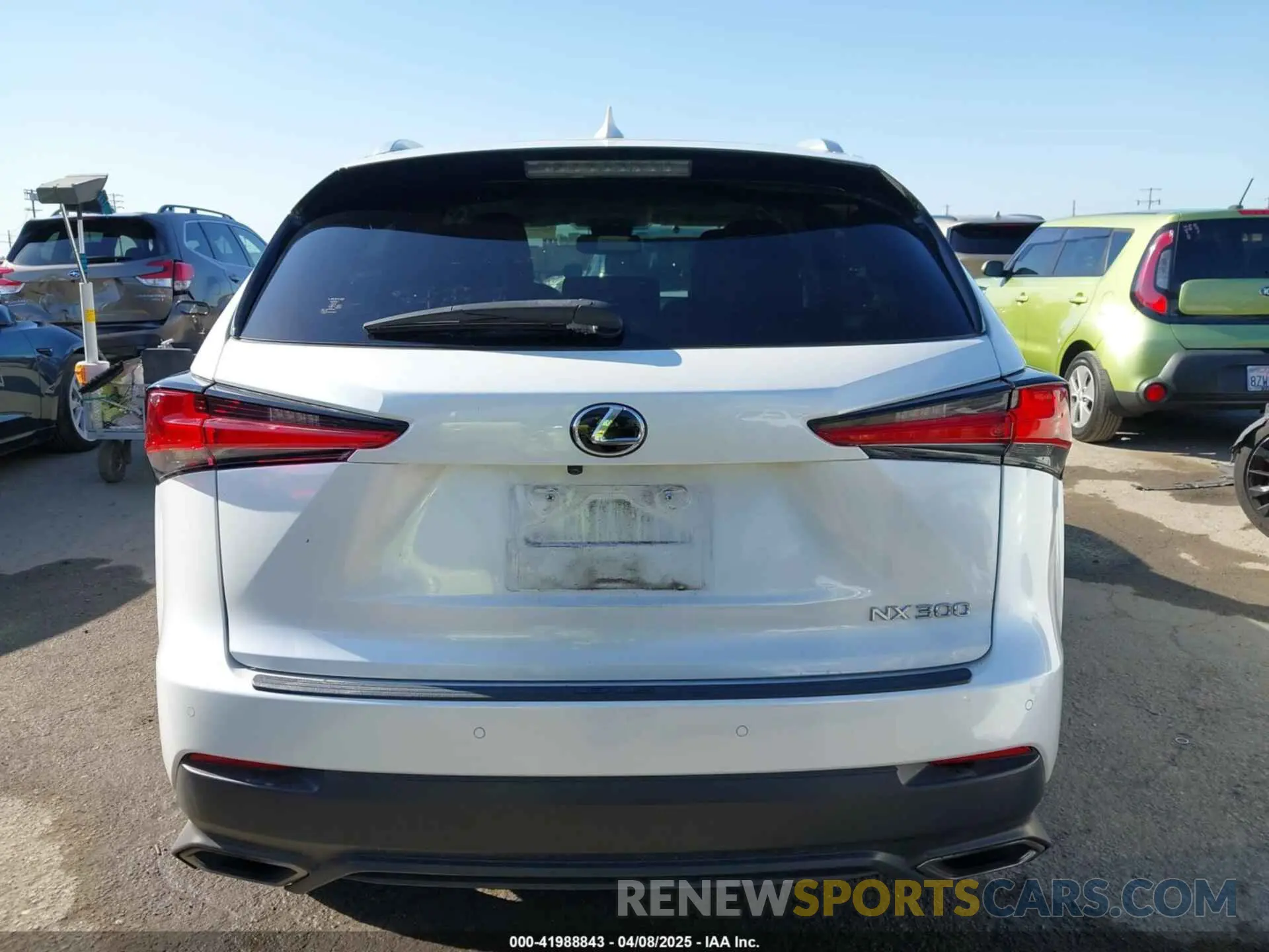 16 fotografías del automóvil dañado JTJDARBZ4L5007813 LEXUS NX 300 2020