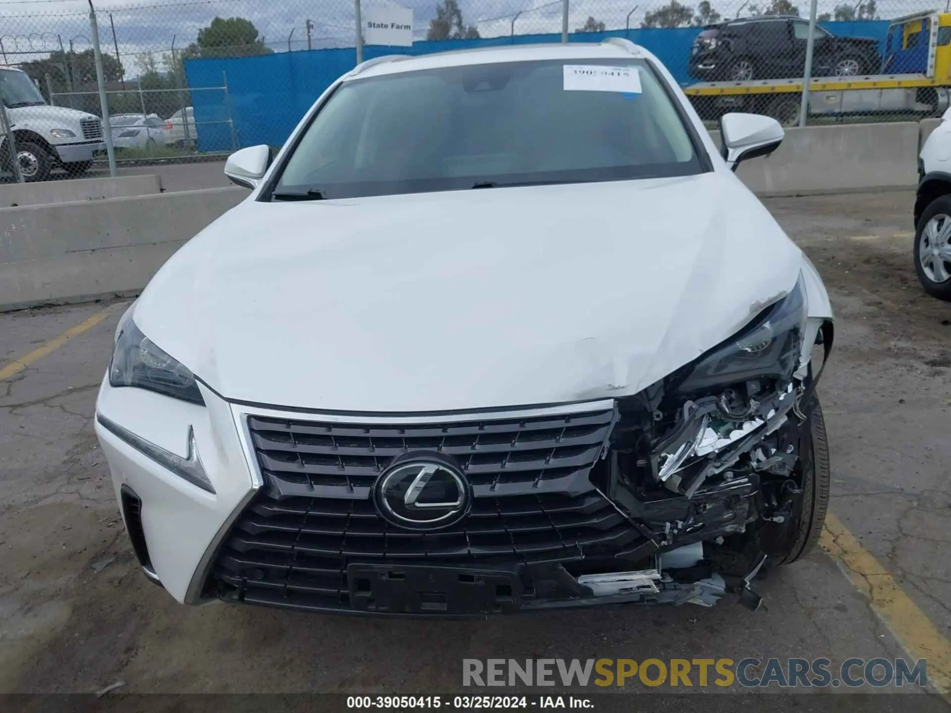 12 fotografías del automóvil dañado JTJDARBZ8L5001044 LEXUS NX 300 2020