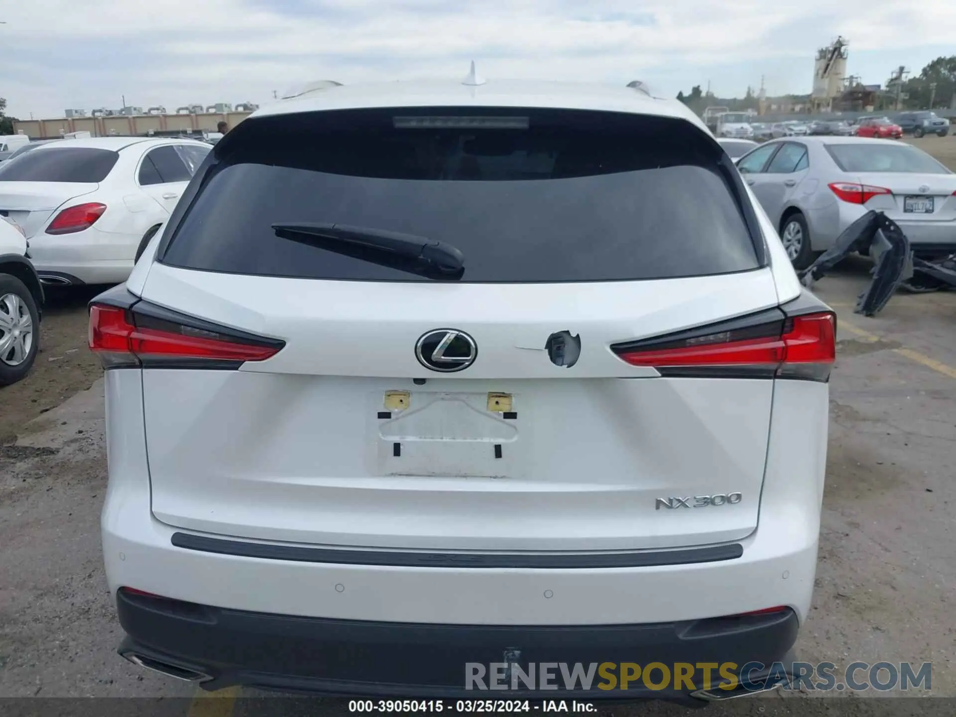 16 fotografías del automóvil dañado JTJDARBZ8L5001044 LEXUS NX 300 2020