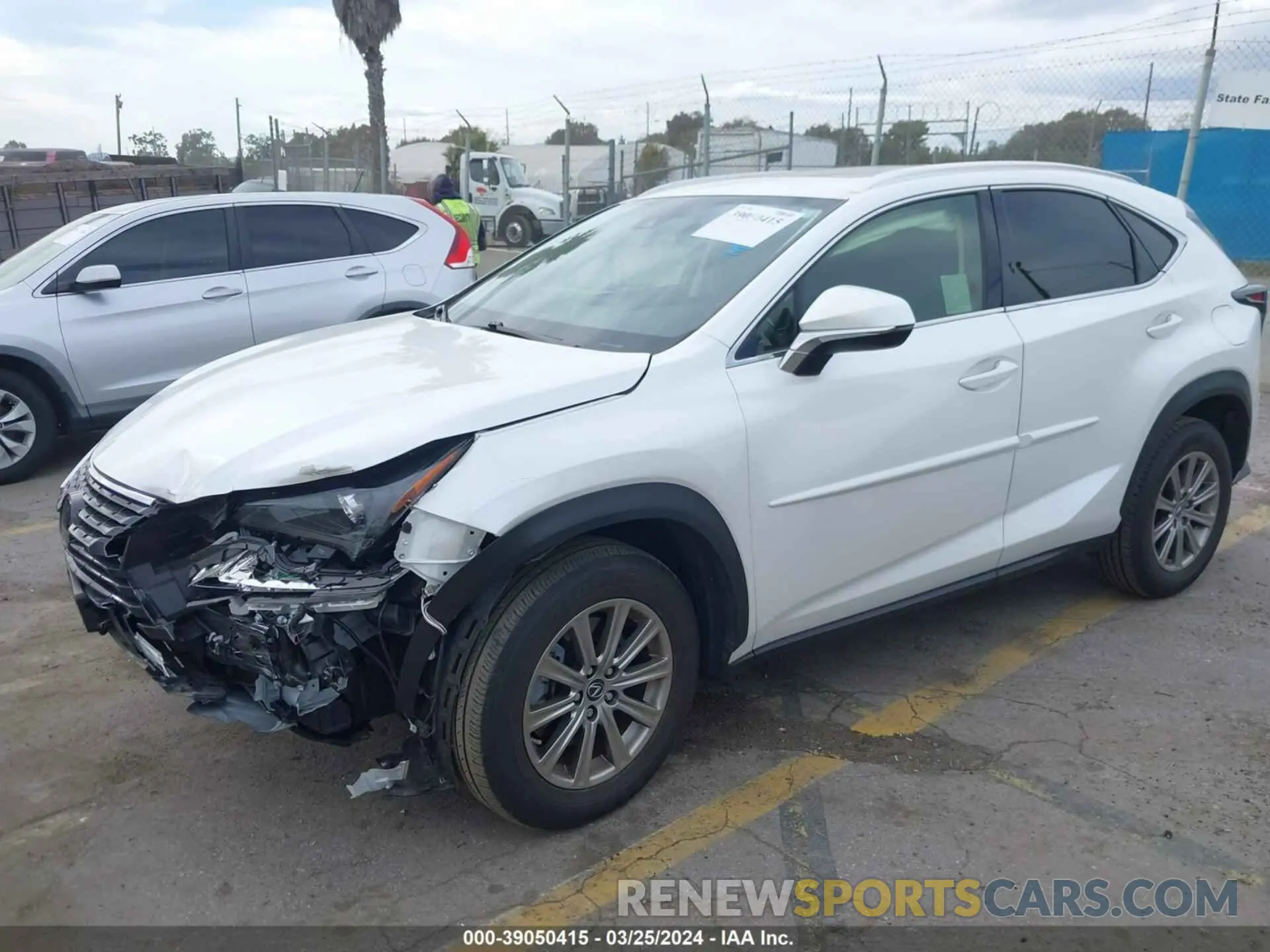 2 fotografías del automóvil dañado JTJDARBZ8L5001044 LEXUS NX 300 2020