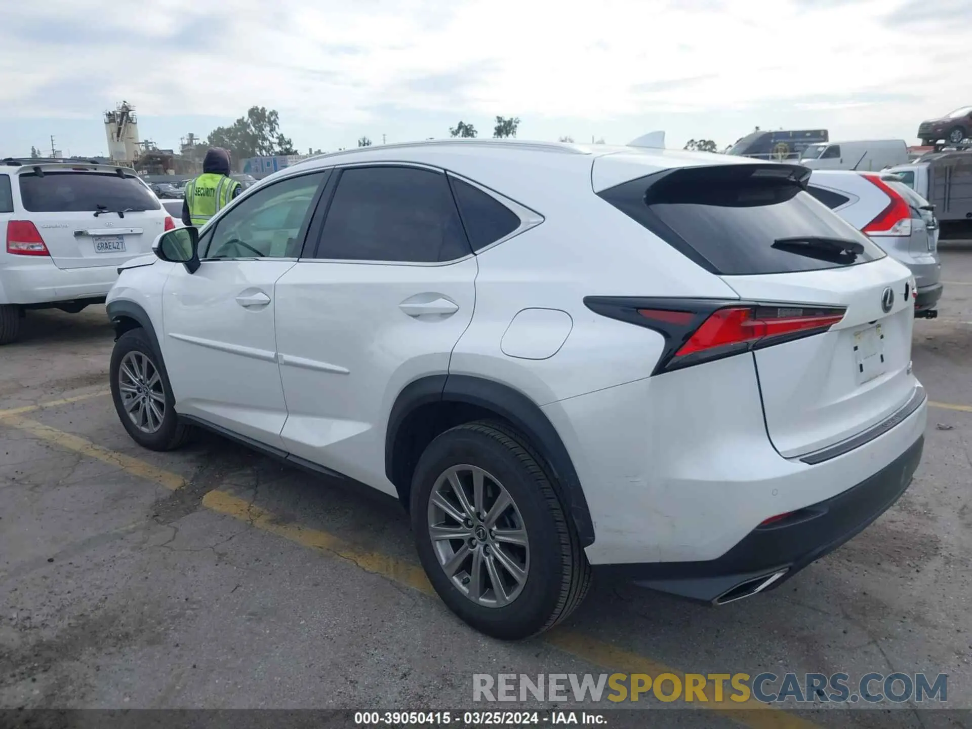3 fotografías del automóvil dañado JTJDARBZ8L5001044 LEXUS NX 300 2020
