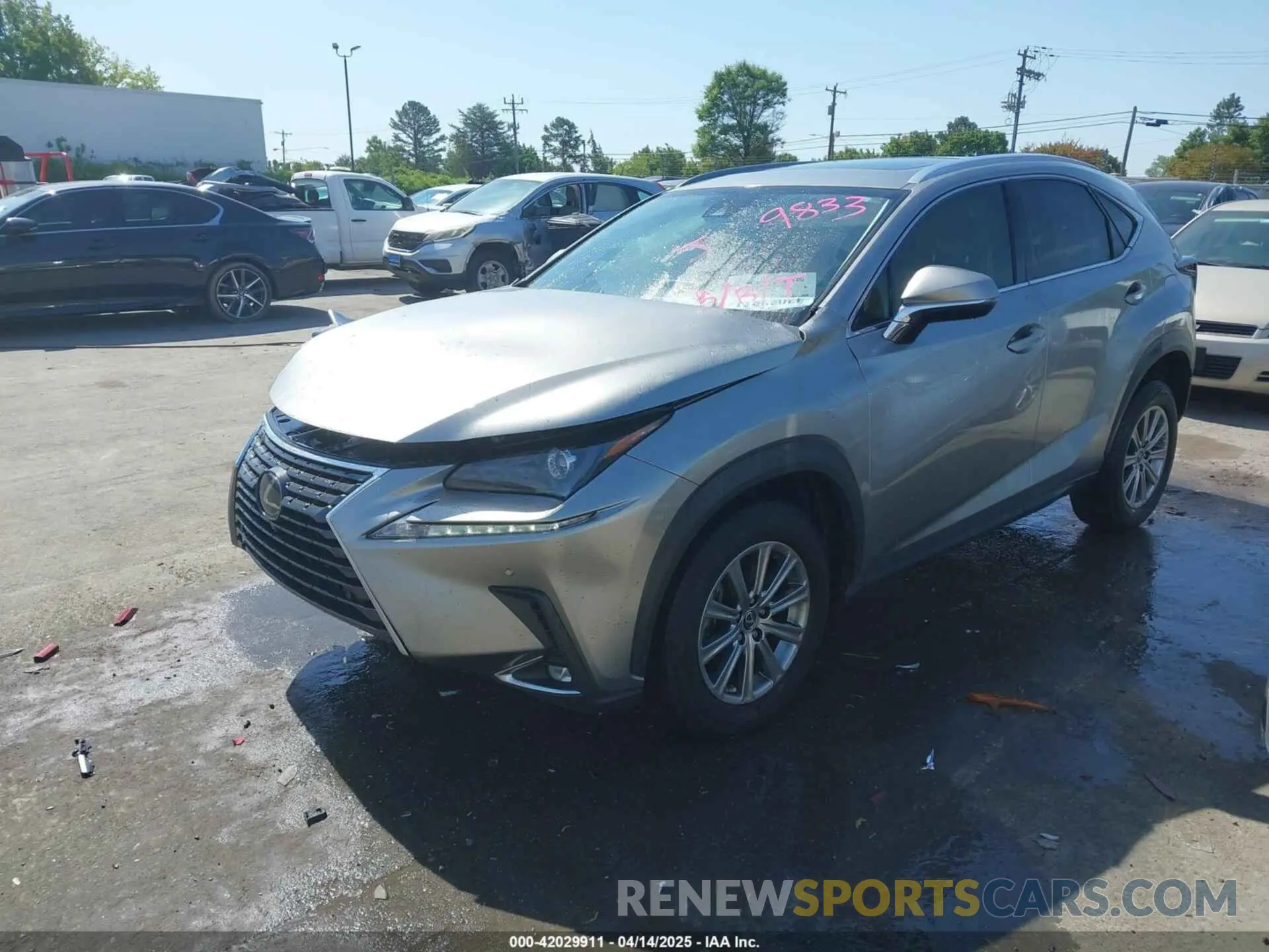 2 fotografías del automóvil dañado JTJDARBZ9L5009833 LEXUS NX 300 2020