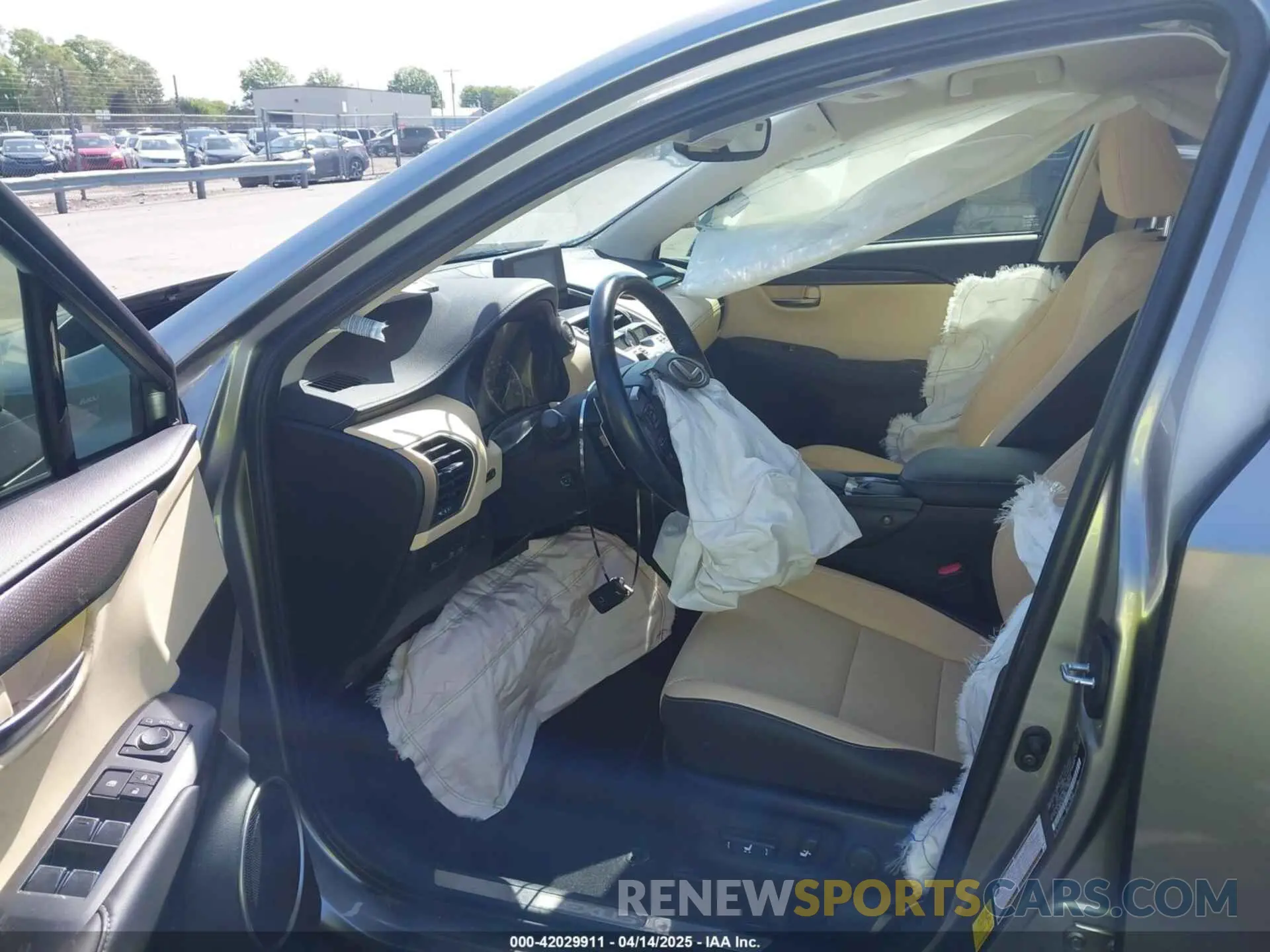 5 fotografías del automóvil dañado JTJDARBZ9L5009833 LEXUS NX 300 2020