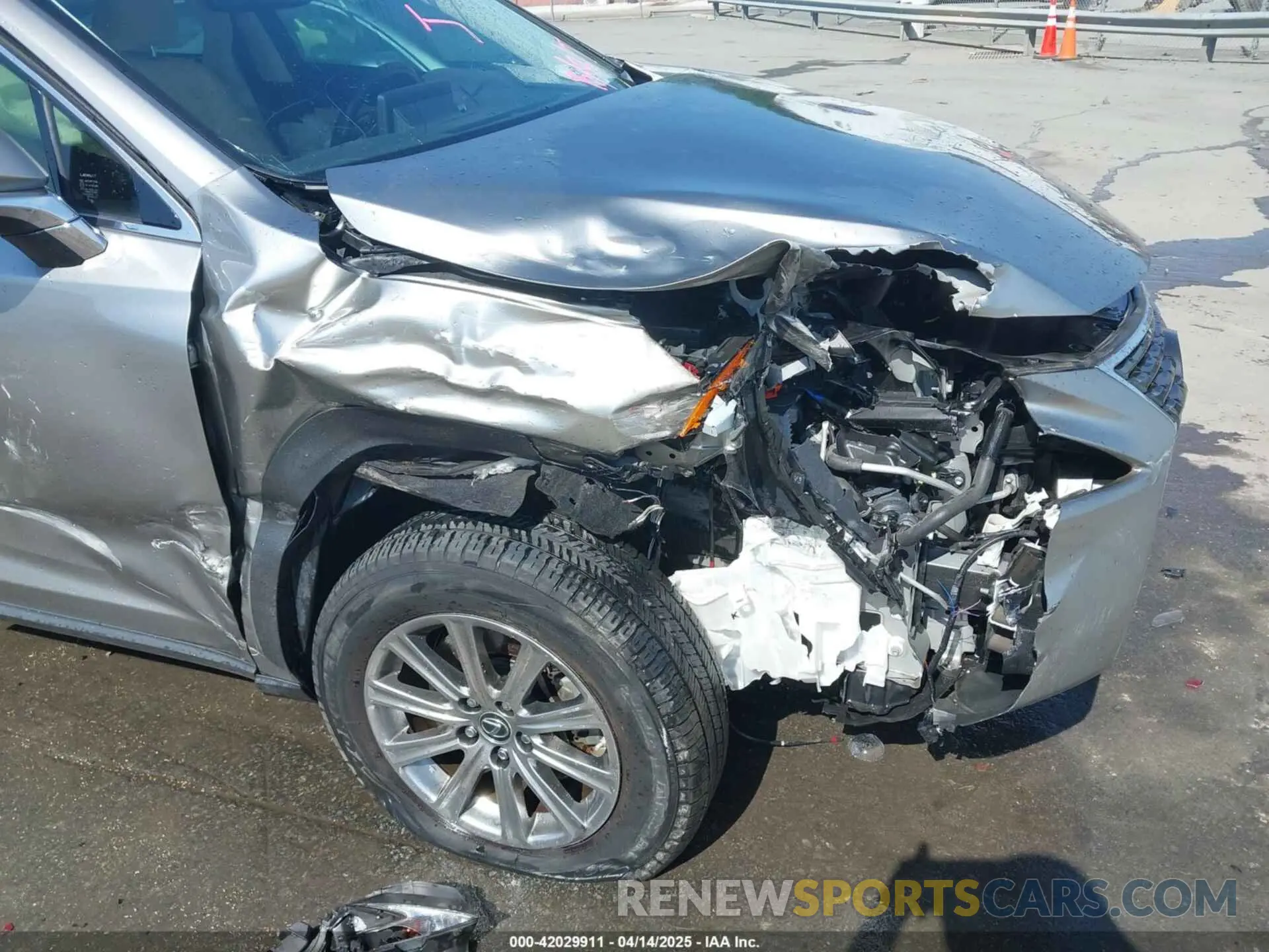 6 fotografías del automóvil dañado JTJDARBZ9L5009833 LEXUS NX 300 2020