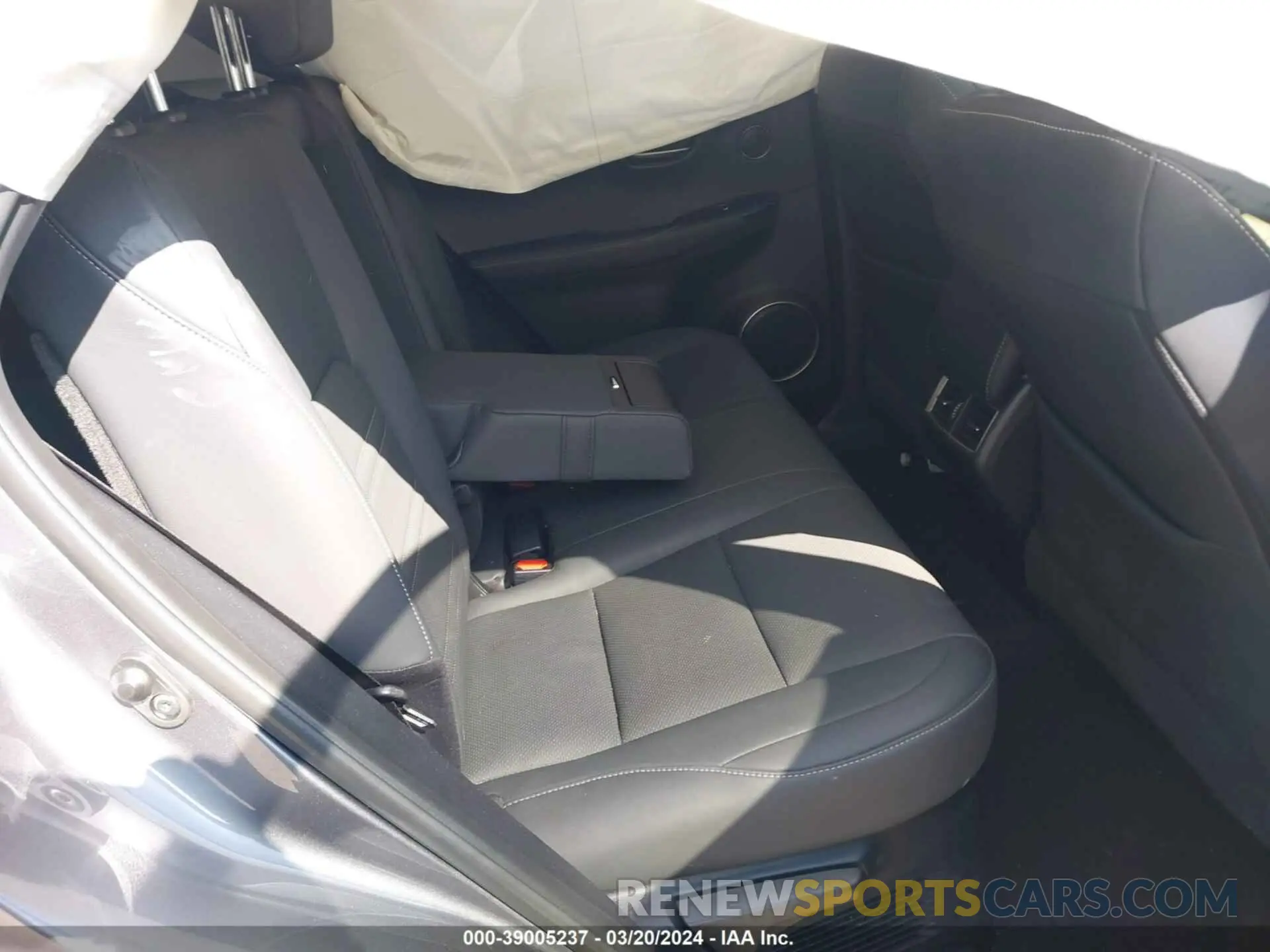 8 fotografías del automóvil dañado JTJDARDZ0L5013413 LEXUS NX 300 2020